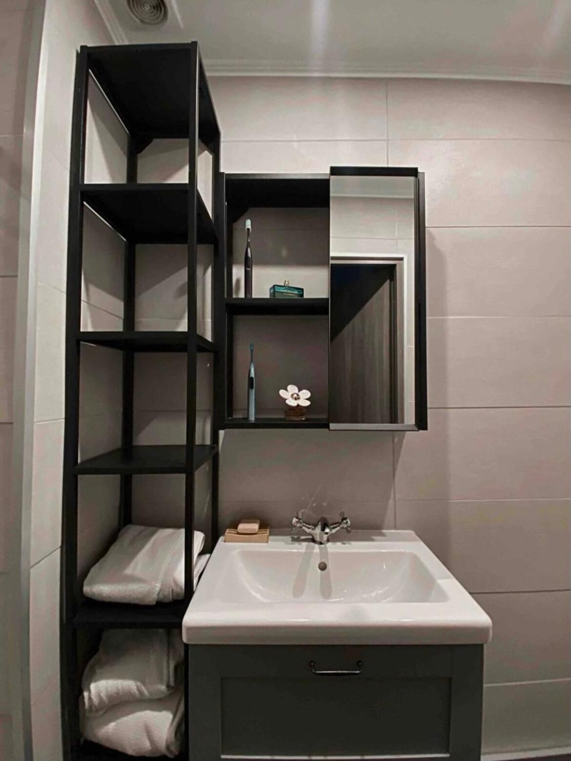 Apartment Nice Chateauneuf, Studio Renove Avec Emplacement Central