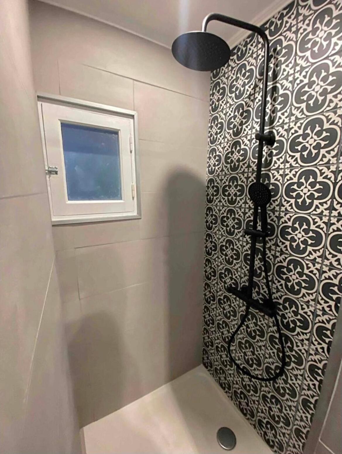 Apartment Nice Chateauneuf, Studio Renove Avec Emplacement Central Nice