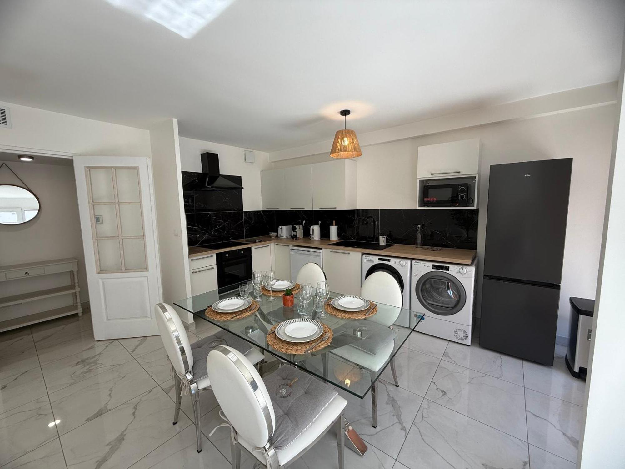 Apartment Magnifique 3 Pieces A 100m De La