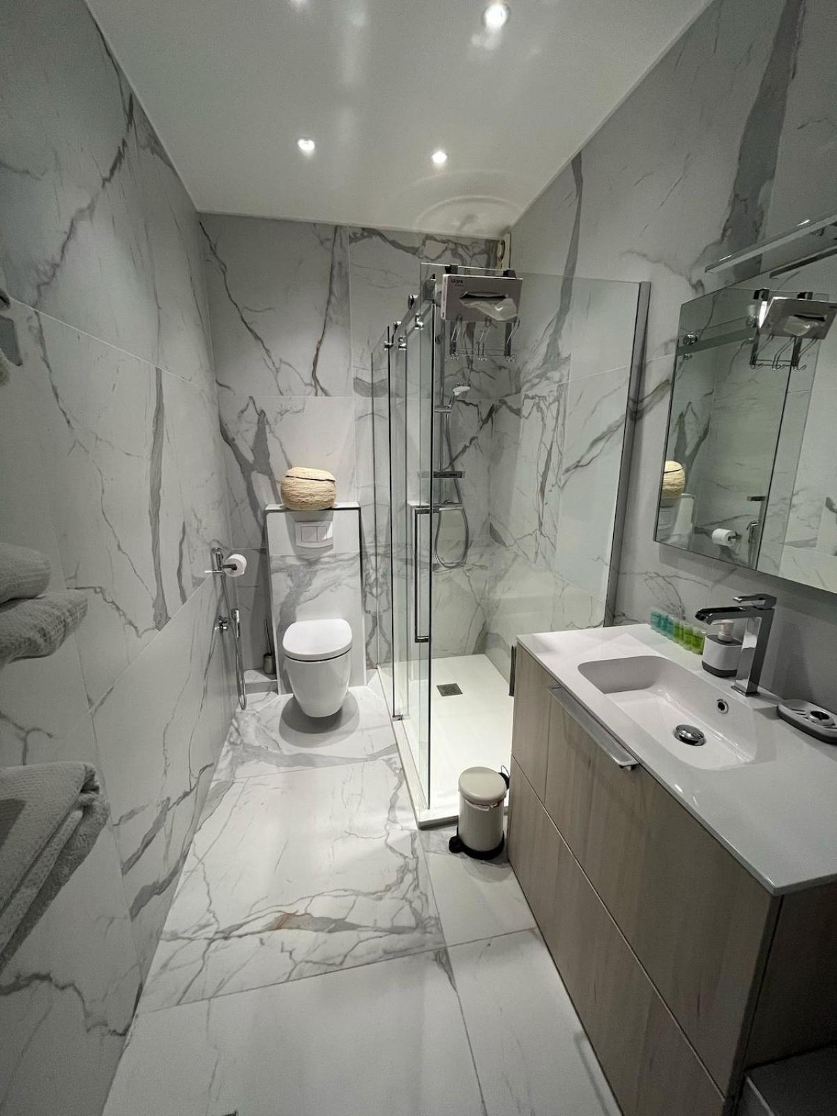 Apartment Carre D Or Face A La