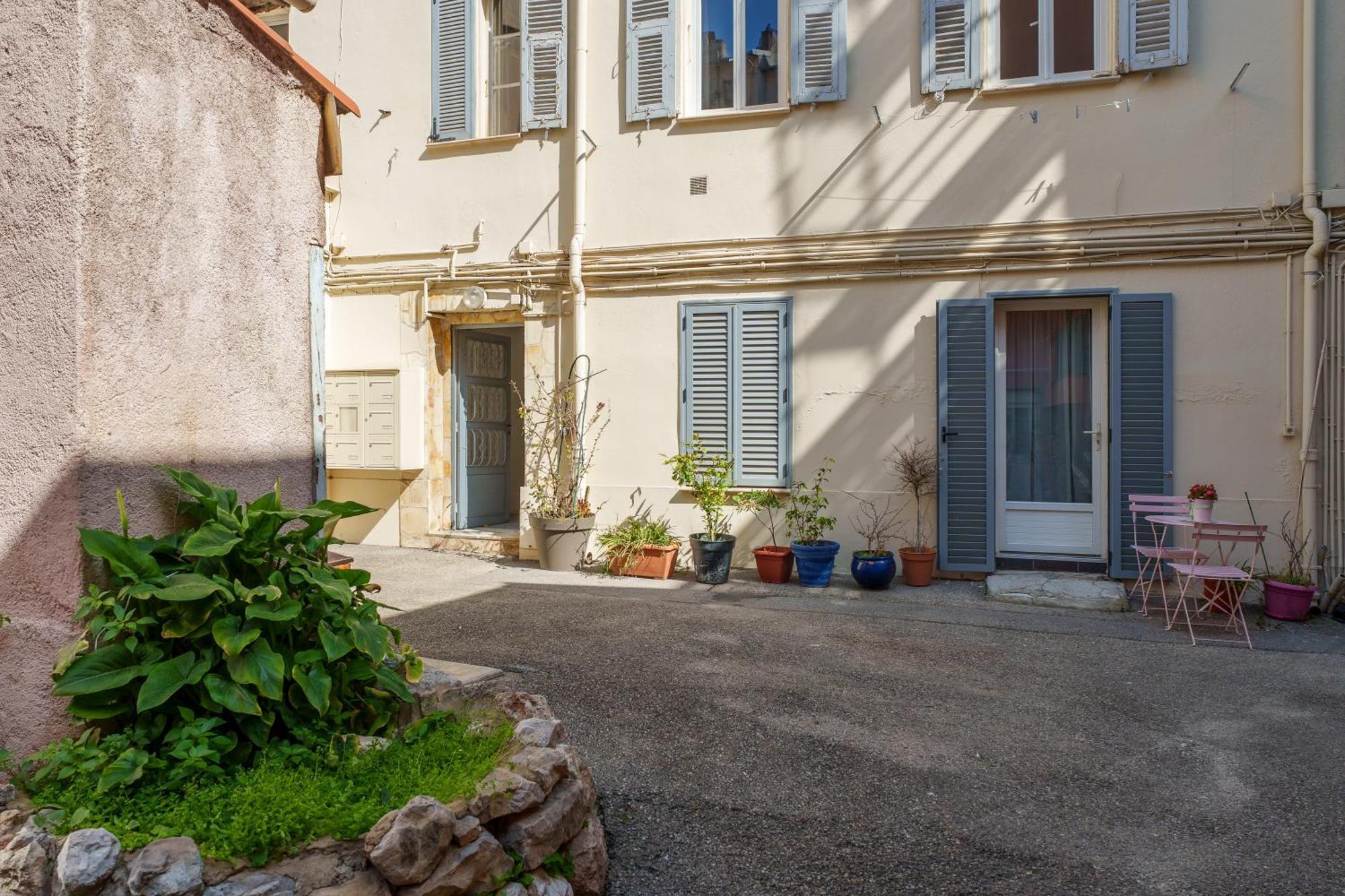Renting - Clemenceau - Riviera Cocoon Calm Elegance Design Apartment *