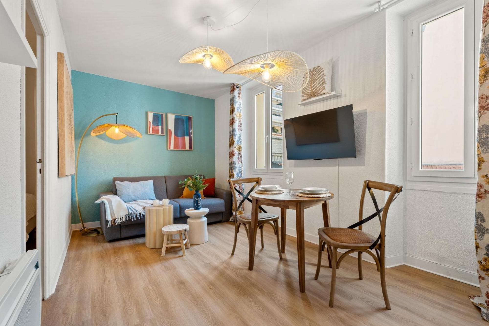 Renting - Clemenceau - Riviera Cocoon Calm Elegance Design Apartment Nice