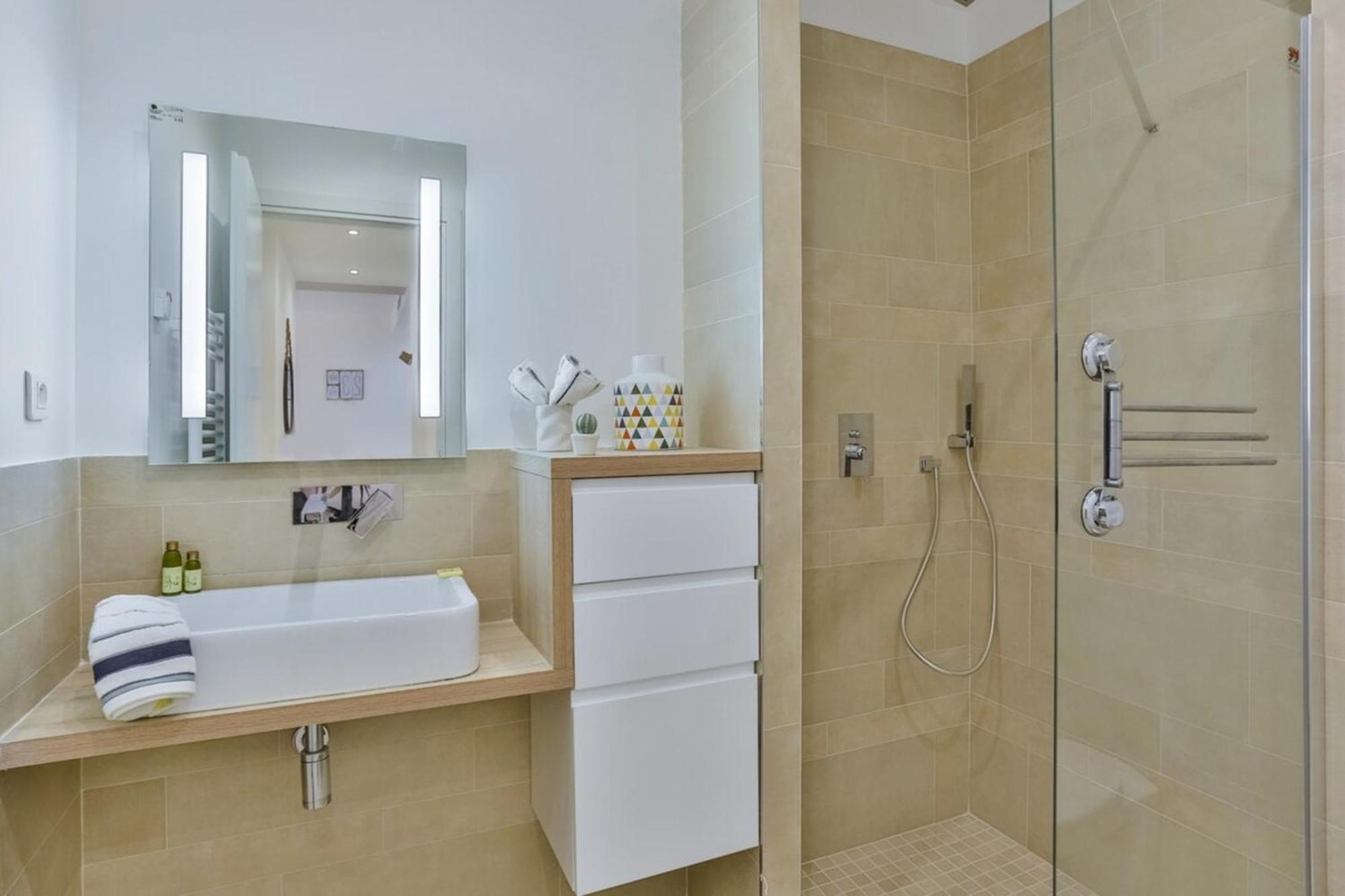 Appartement France 82 Tp -1 Min From The Sea - Terrace - Parking *
