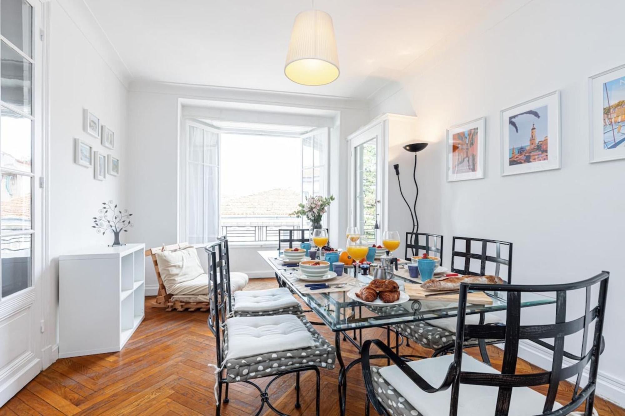 Joffre 38 - Spacious One Bedroom Apartment *