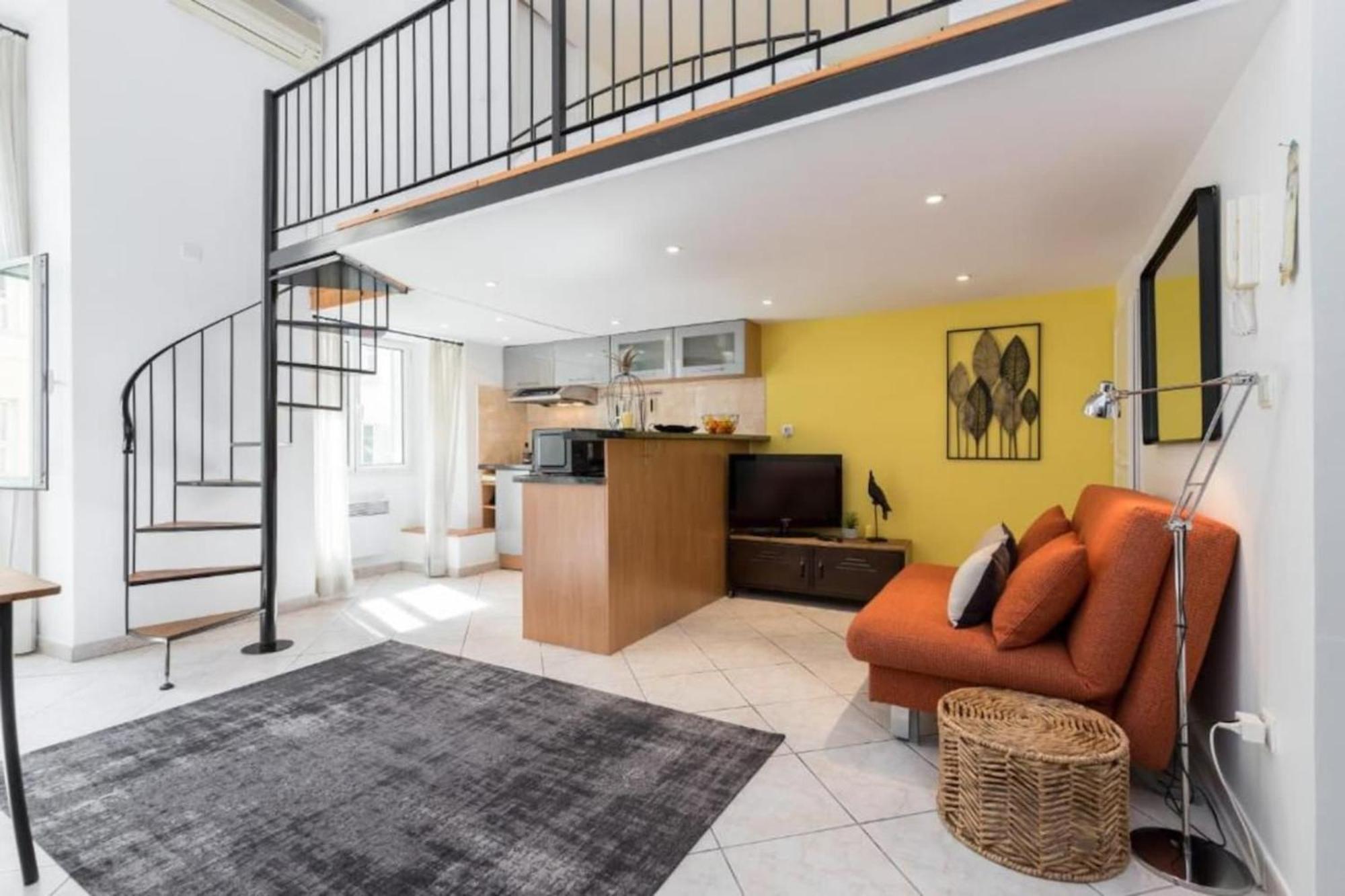 Massena 2 - Great Location Massena Square With Ac