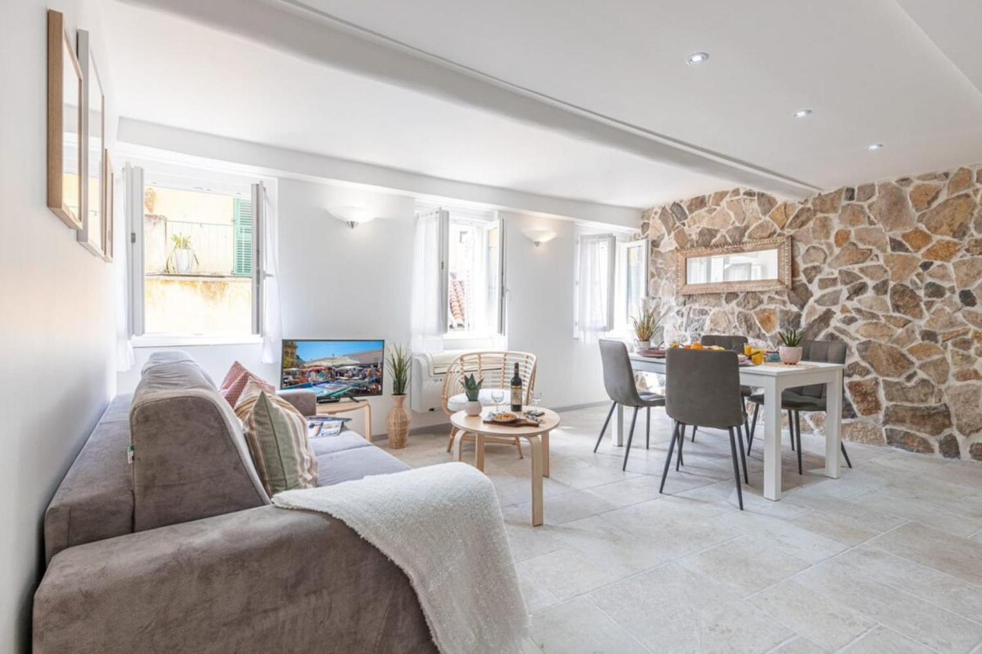 Apartment Malonat - Cosy Apart In Old Town W Ac