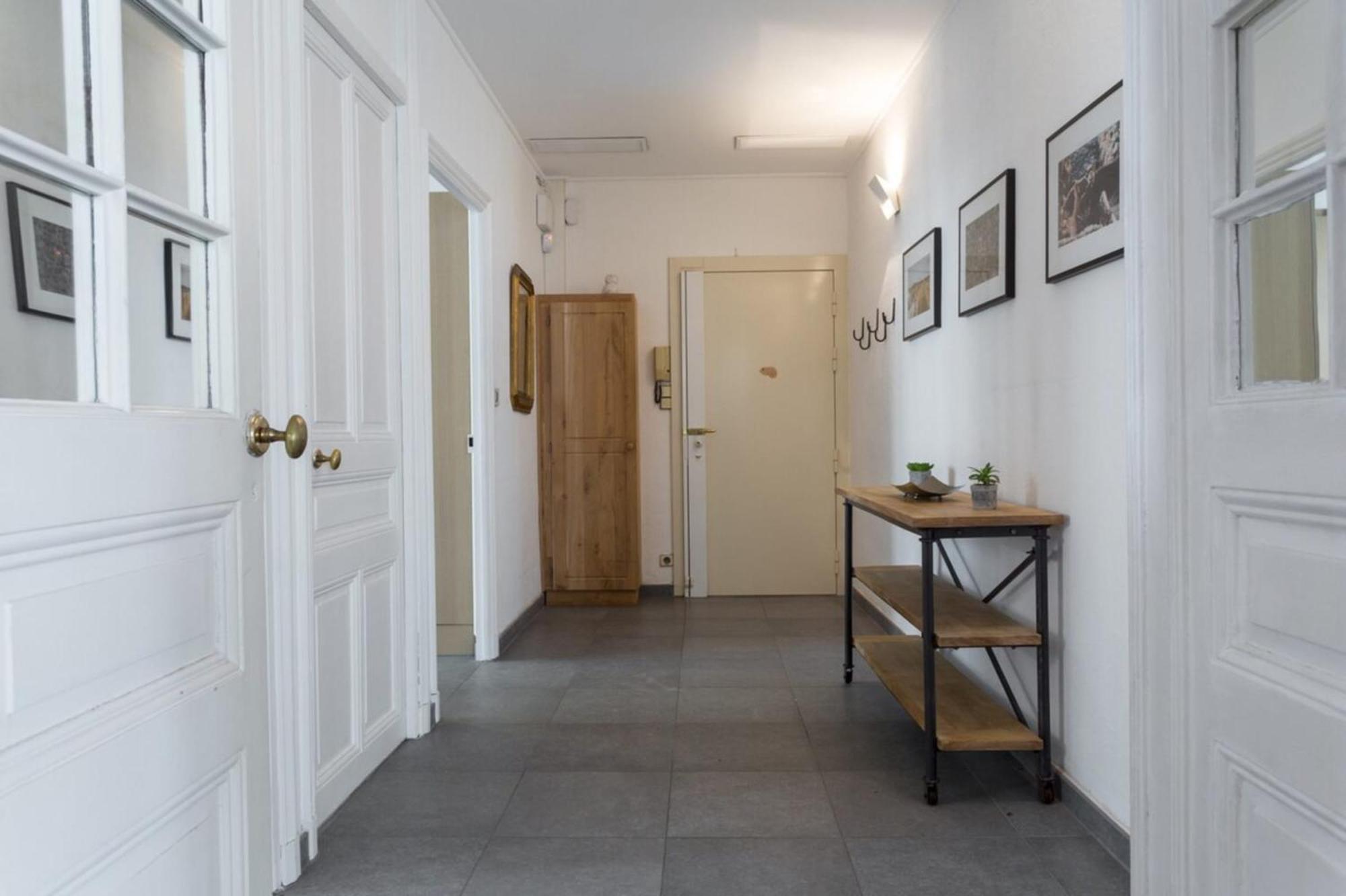 Etats Unis 892 - Spacious Flat On Sea Front W/ac Appartement