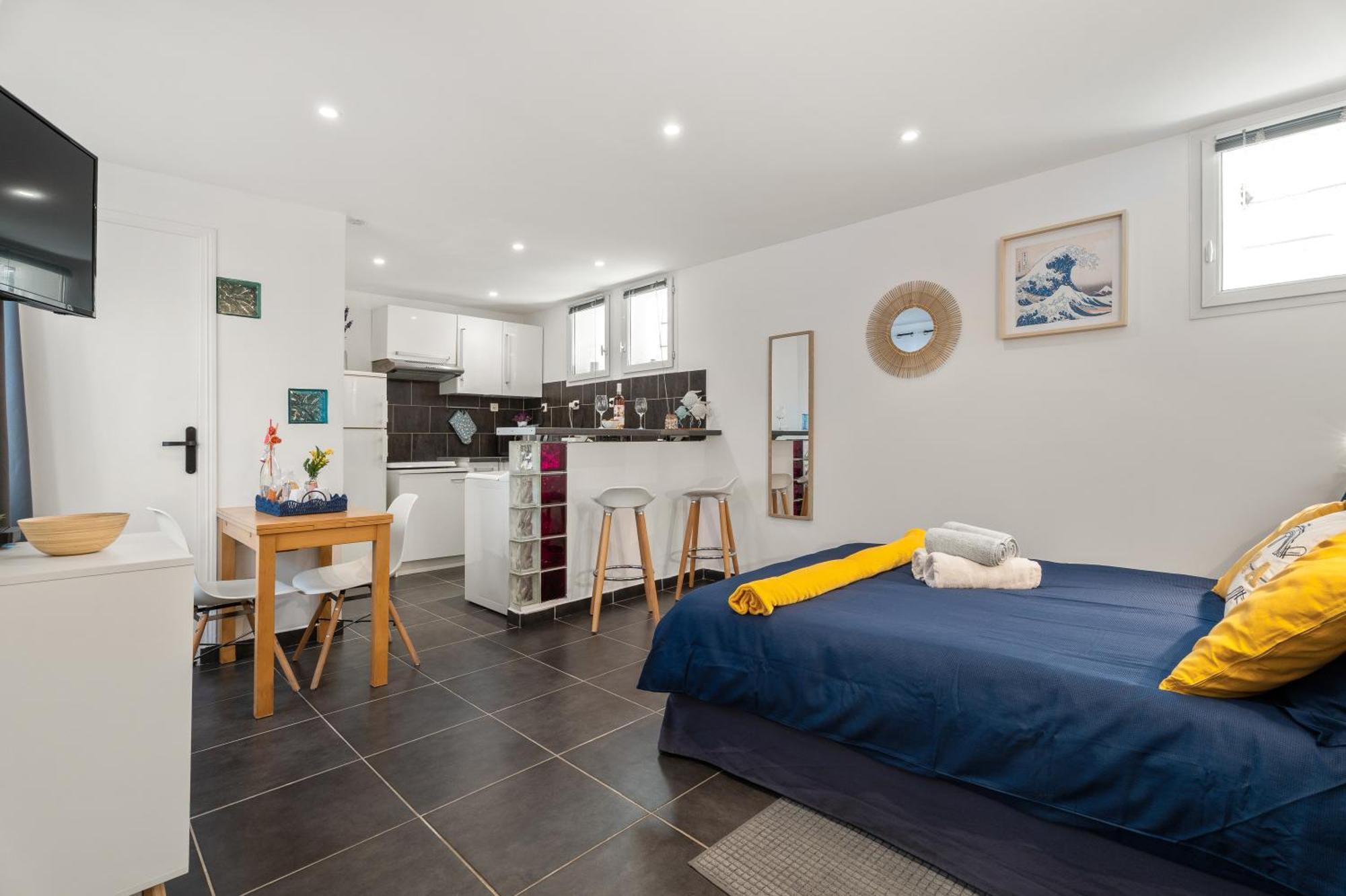 Apartment Renting - 5b Penchienatti - Charming Cozy Balcony Ac Massena *