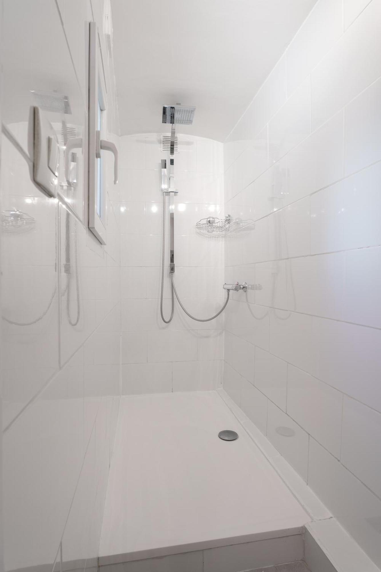 Apartment Renting - 5b Penchienatti - Charming Cozy Balcony Ac Massena *