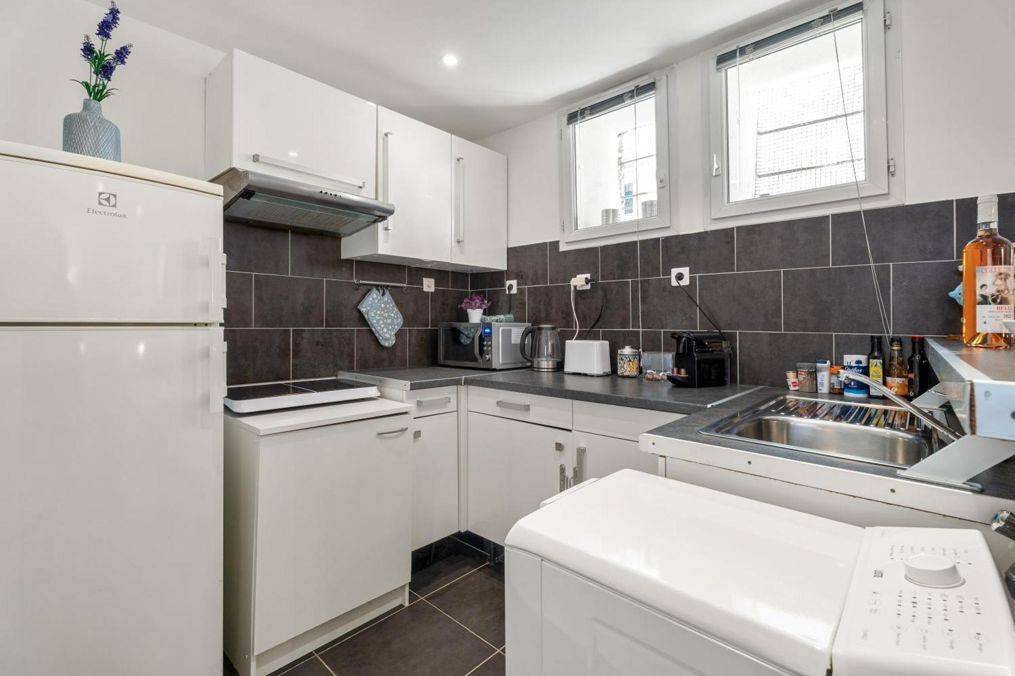 Renting - 5b Penchienatti - Charming Cozy Balcony Ac Massena Apartment *