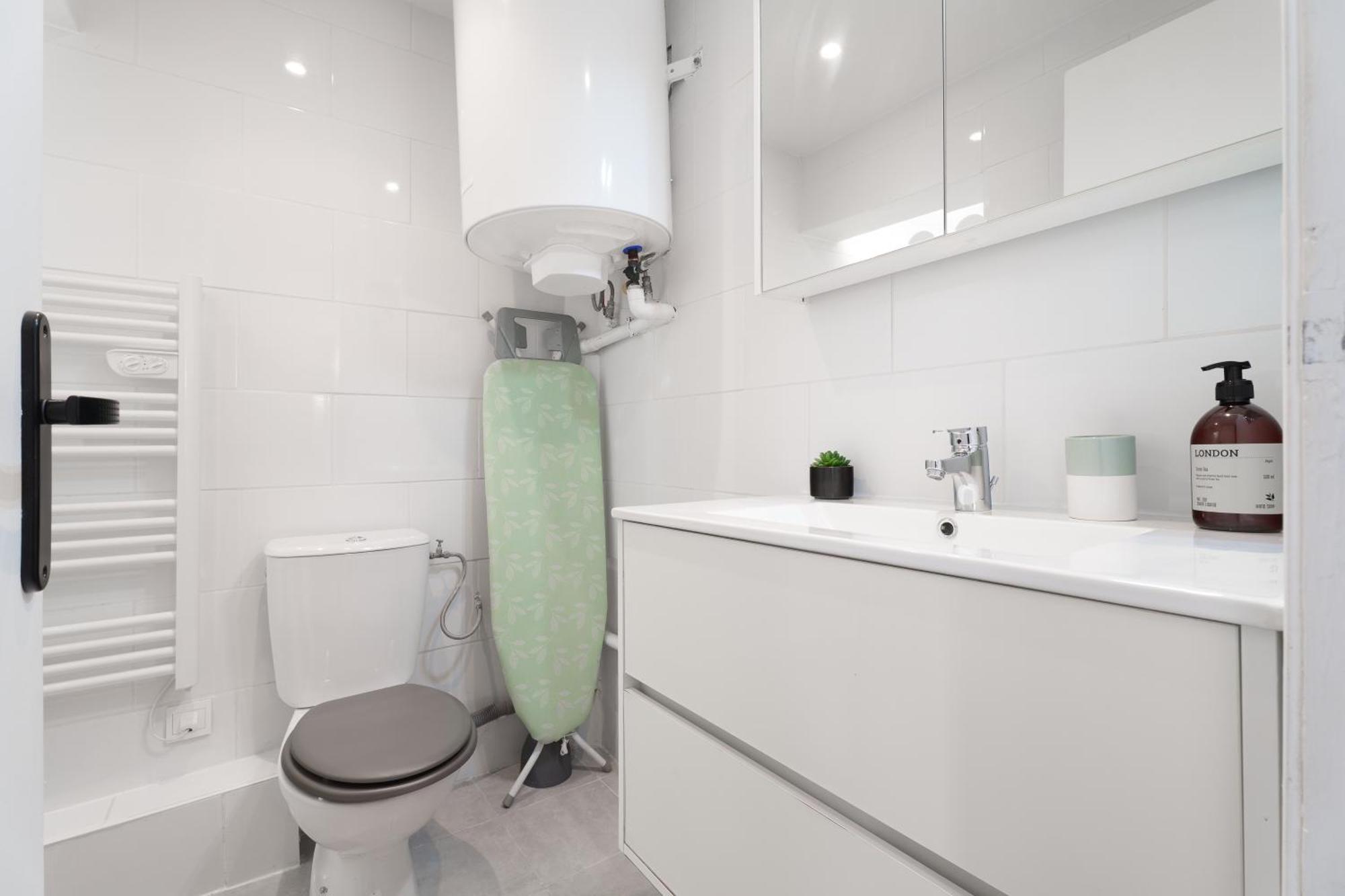 Apartment Renting - 5b Penchienatti - Charming Cozy Balcony Ac Massena Nice