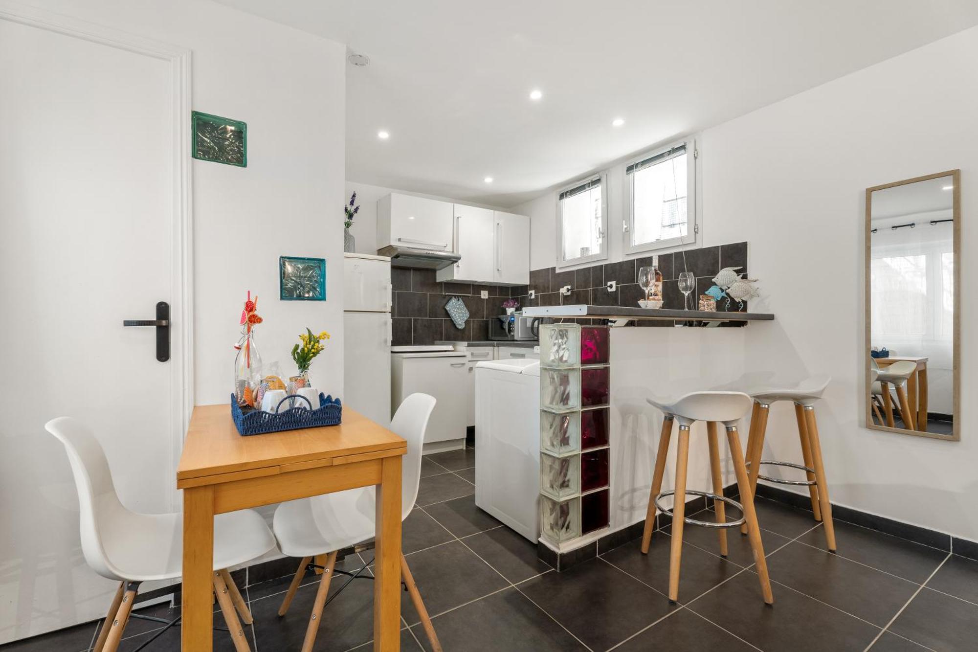 Apartment Renting - 5b Penchienatti - Charming Cozy Balcony Ac Massena *