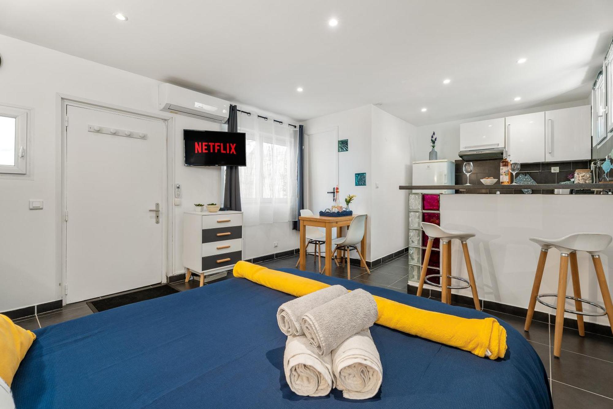 Apartment Renting - 5b Penchienatti - Charming Cozy Balcony Ac Massena