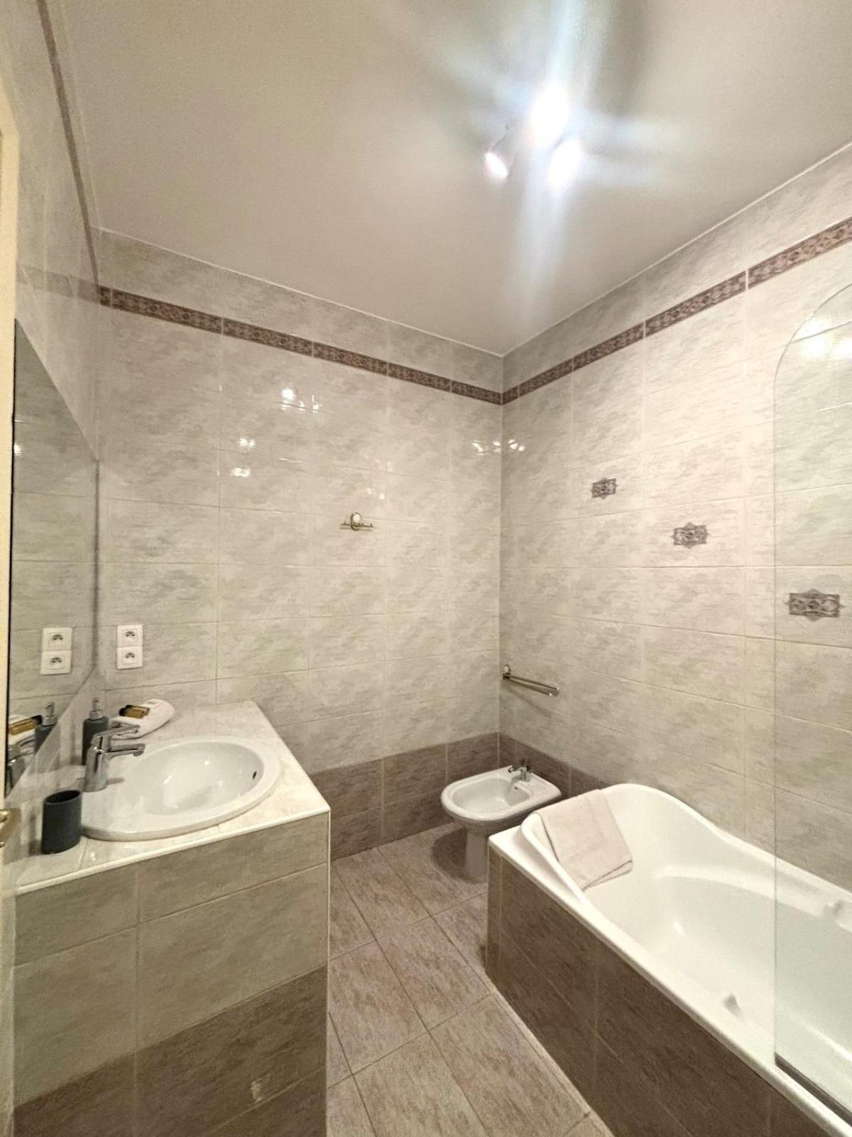 Nice, Exceptional Sea View, Floor, Parking Apartment *