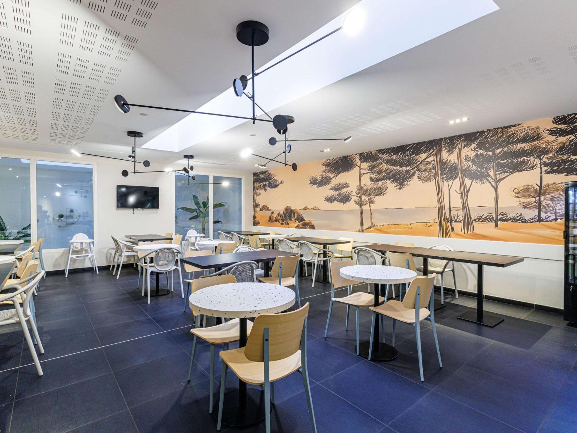 Adagio Centre