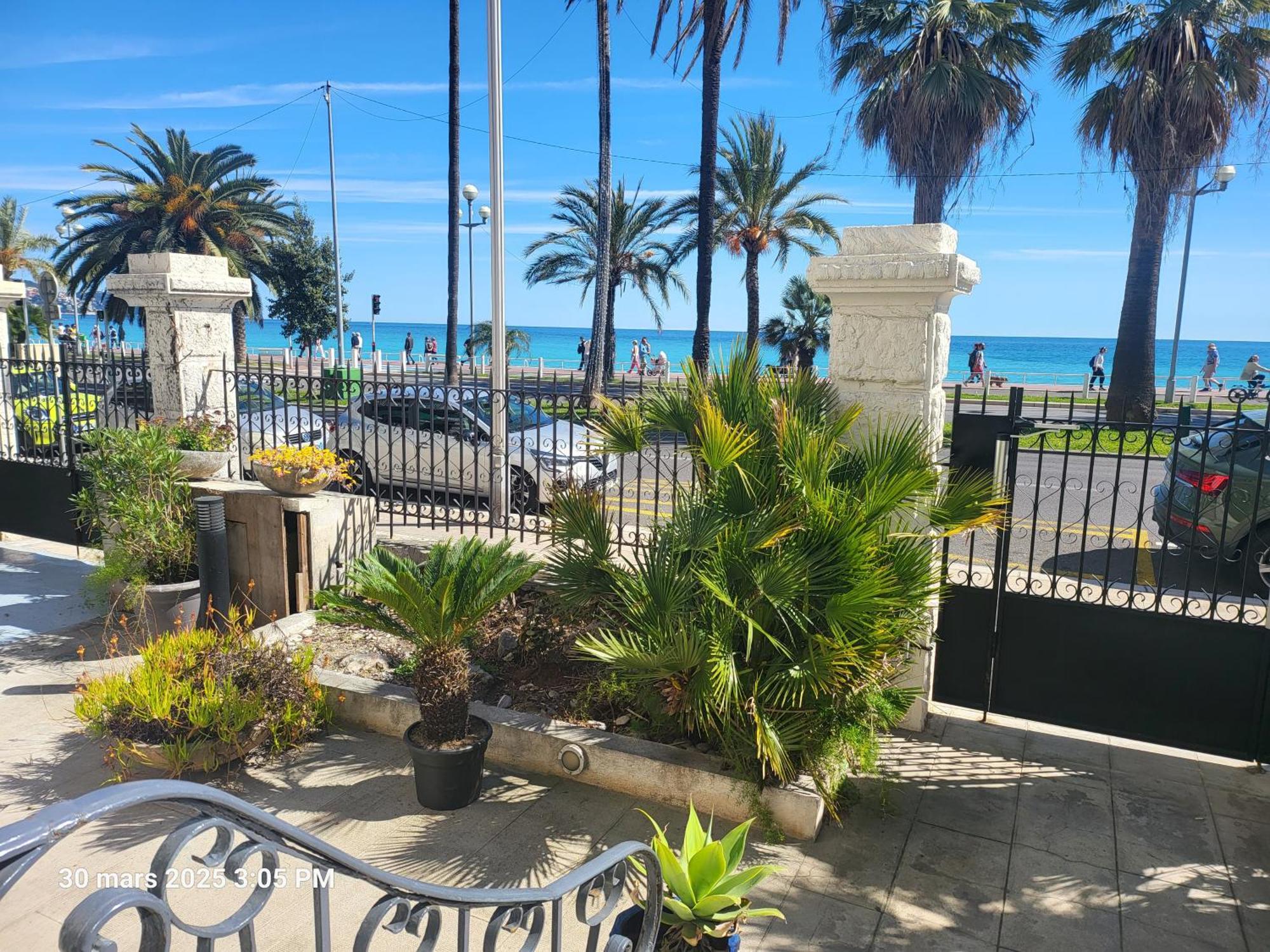 Flots D'azur Promenade Des Hotel