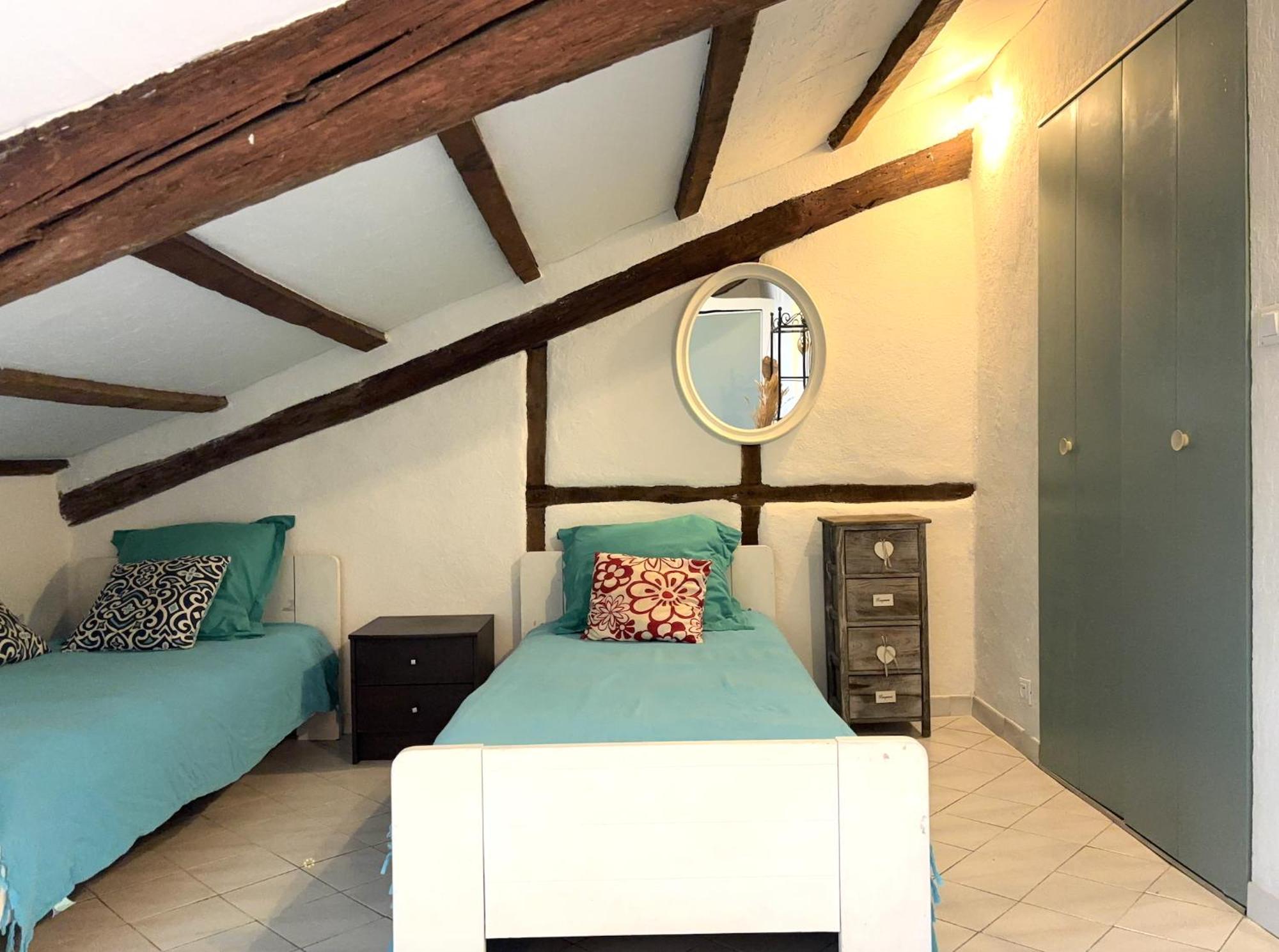 Garibaldi Mansarde Apartment *