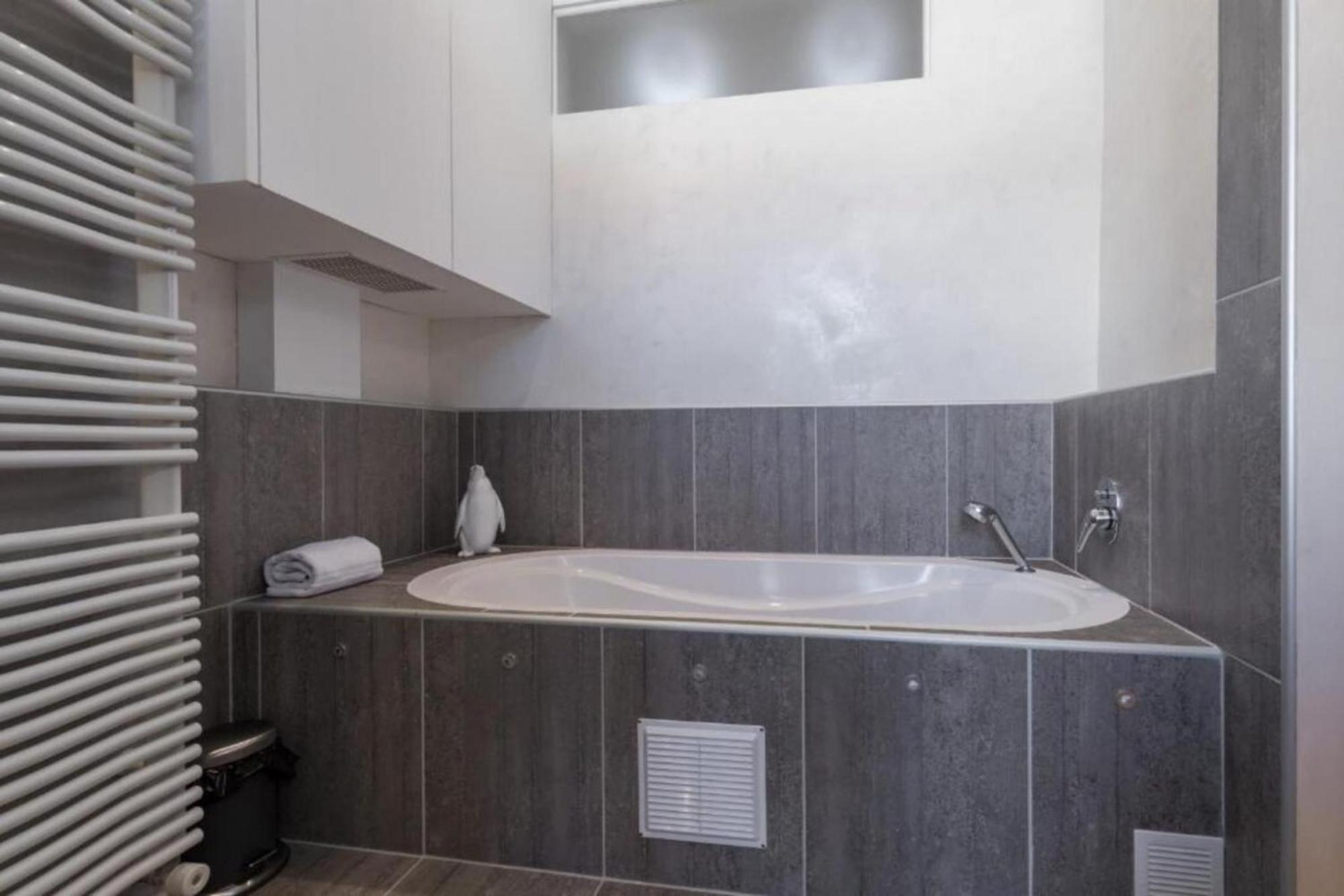Gioffredo 14 - Spacious Apartment With Balcony Nice