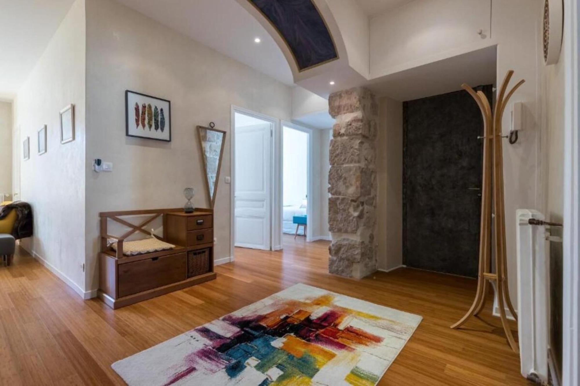 Gioffredo 14 - Spacious Apartment With Balcony Apartment