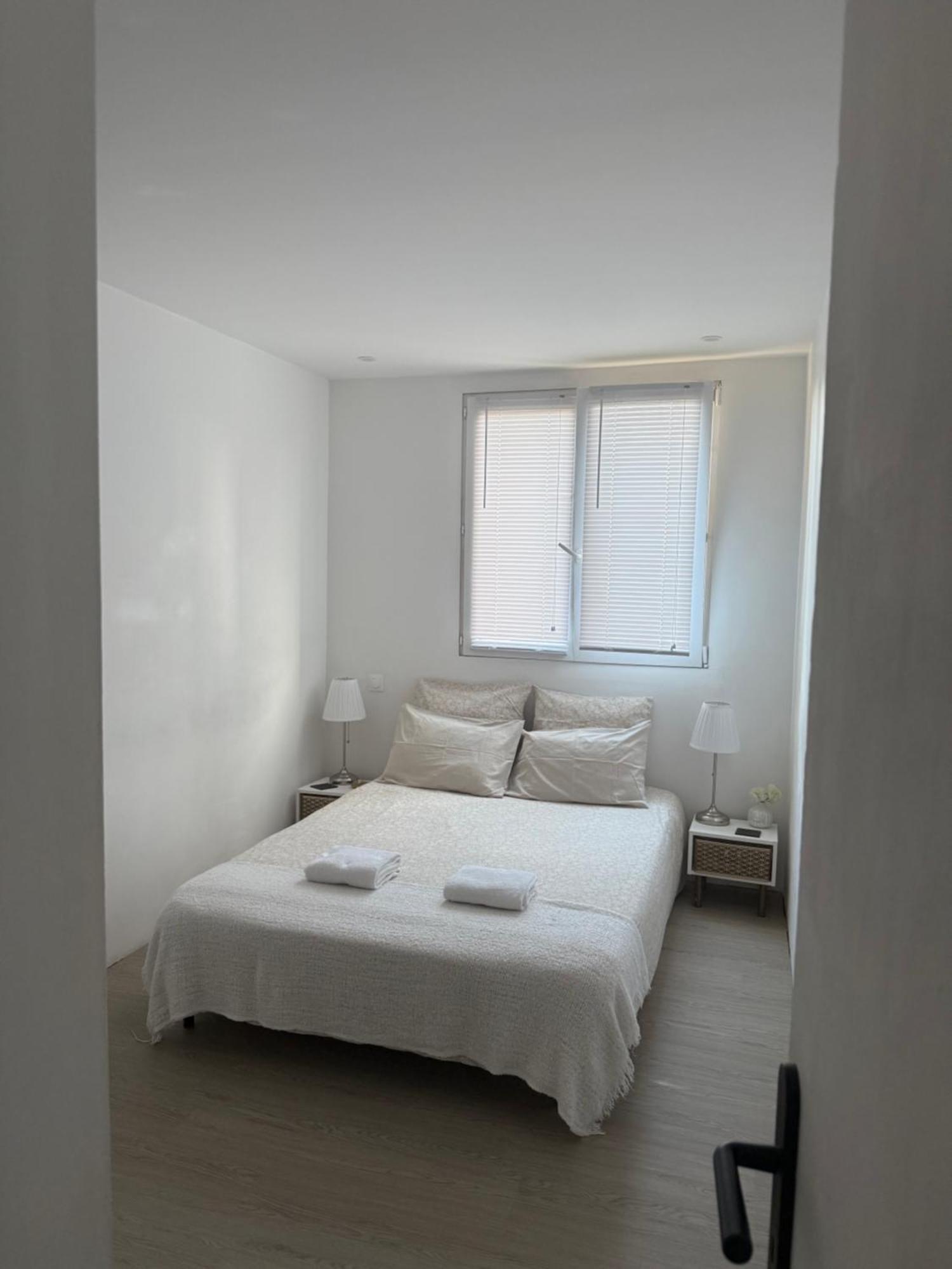 Location De Privee Dans Securisee Privee,parking Gratuit , 1 Minute Du Tramway, A 9 Minute Du Centre Ville, Accessible A Plusieurs Transports Accommodatie bij particulieren