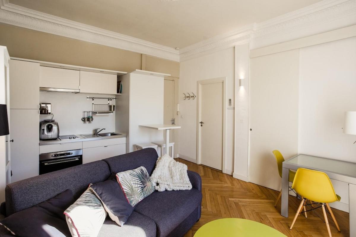 Lovely, Quiet 1 Bedroom With A Balcony *