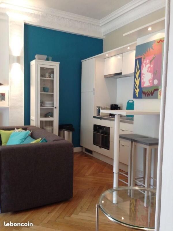 Lovely, Quiet 1 Bedroom With A Balcony *