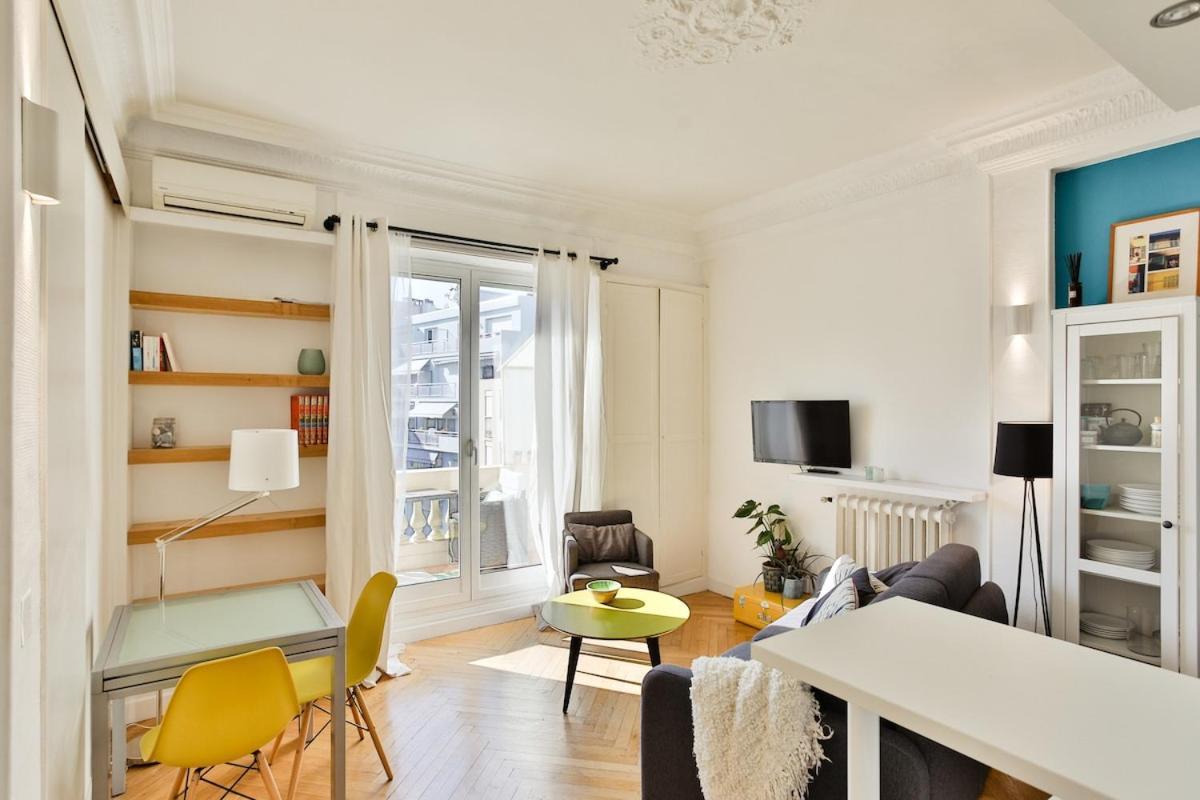 Lovely, Quiet 1 Bedroom With A Balcony Apartment