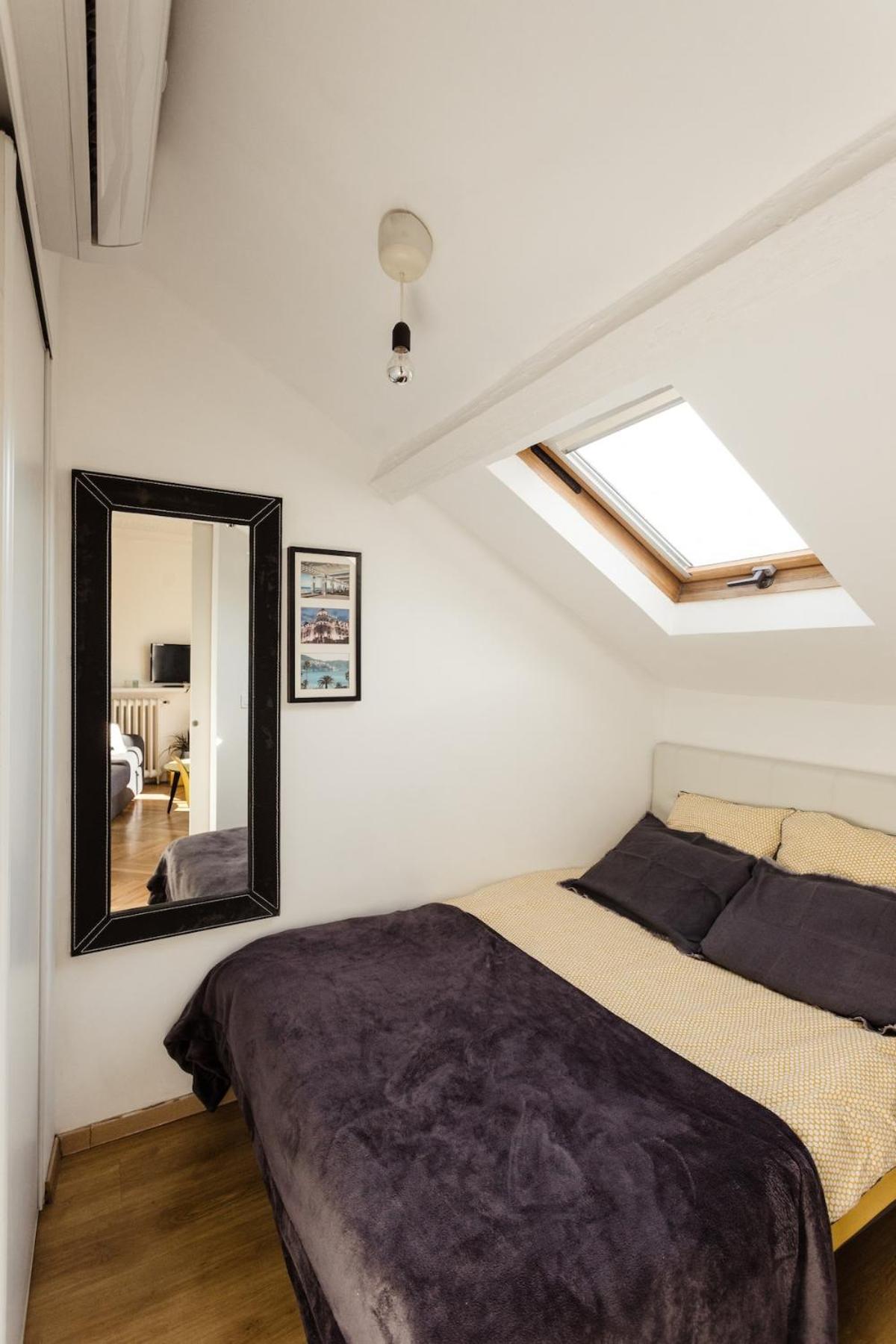 Apartment Lovely, Quiet 1 Bedroom With A Balcony