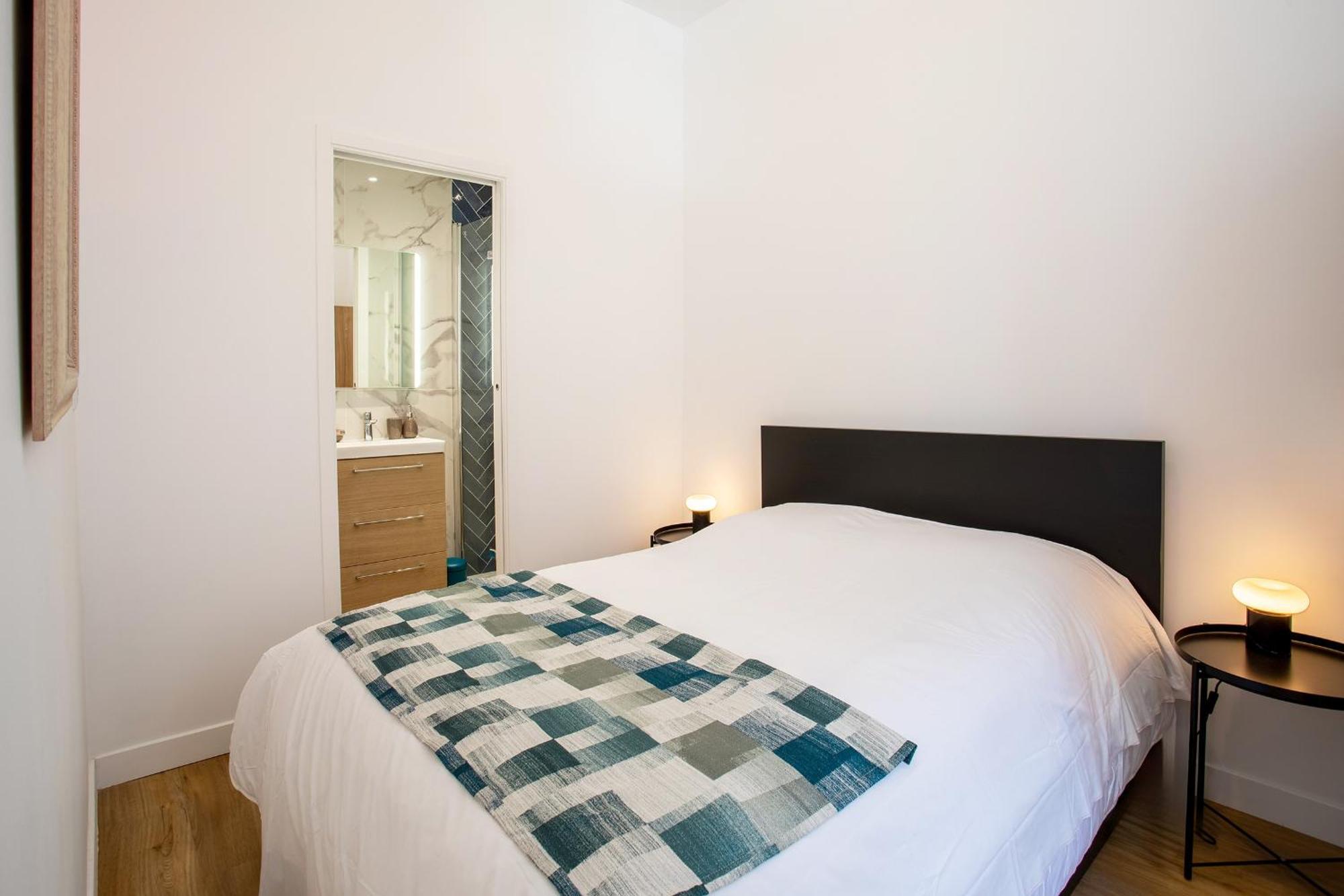 Apartment Iconic Ap4460 By Riviera Homes *