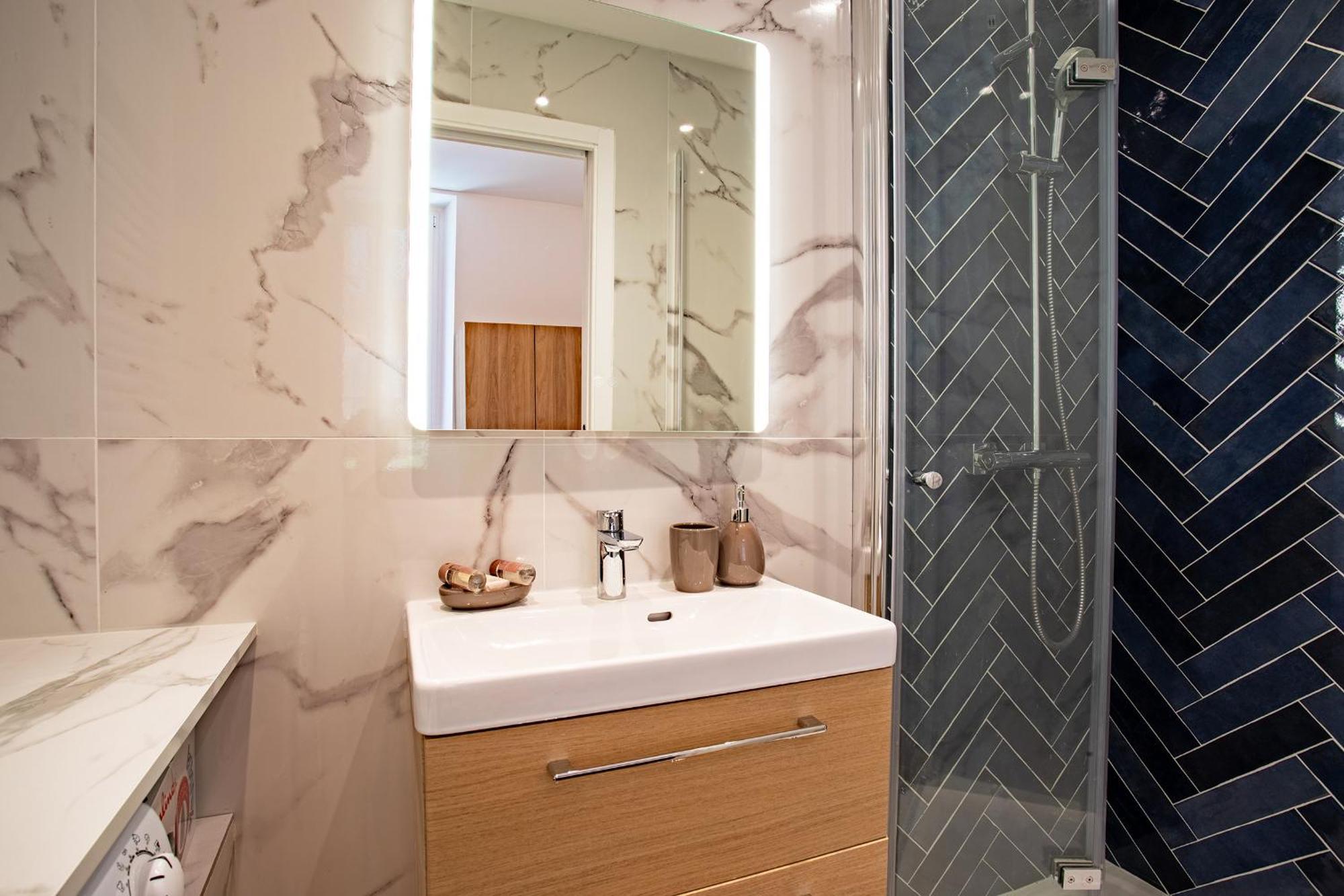 Apartment Iconic Ap4460 By Riviera Homes *