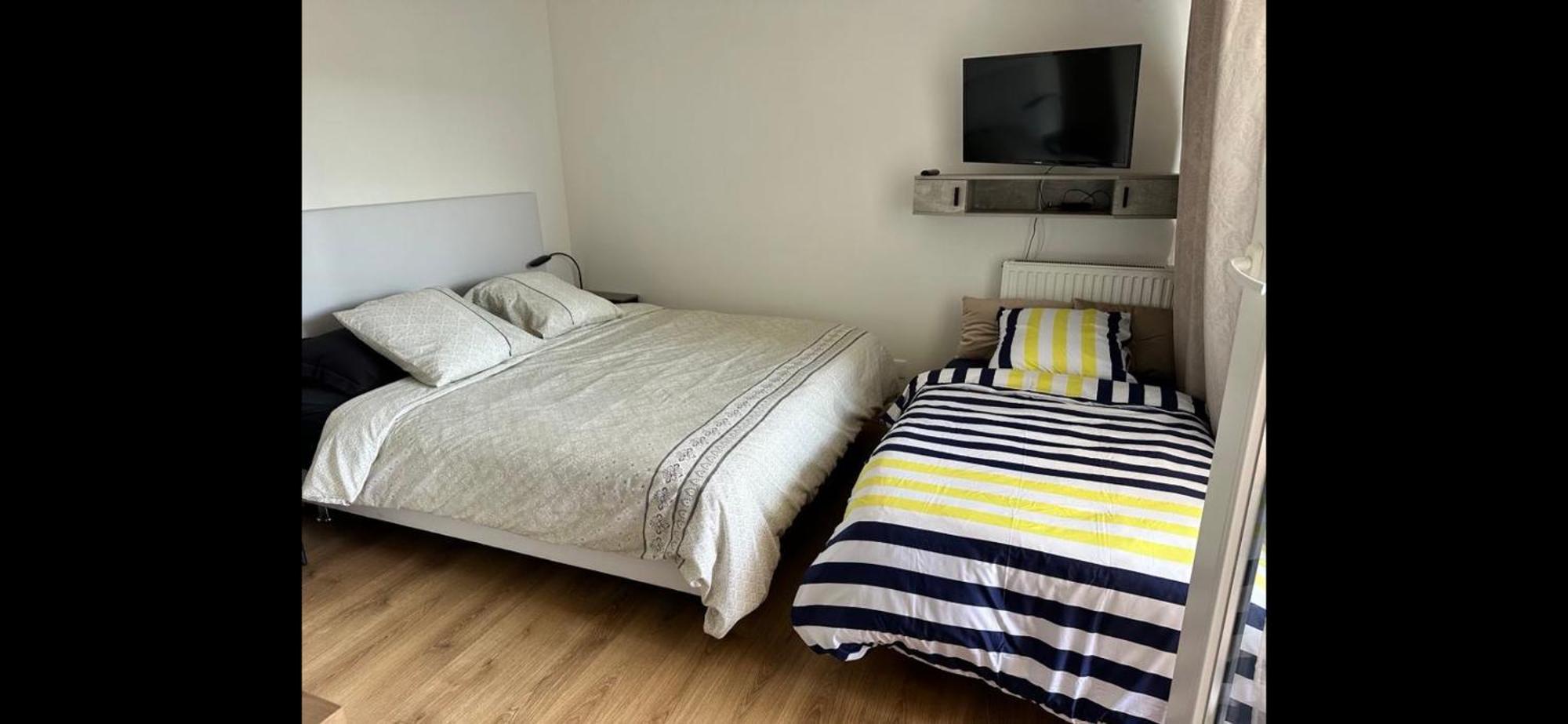 Beau Avec Belle Terrasse Au Centre De *