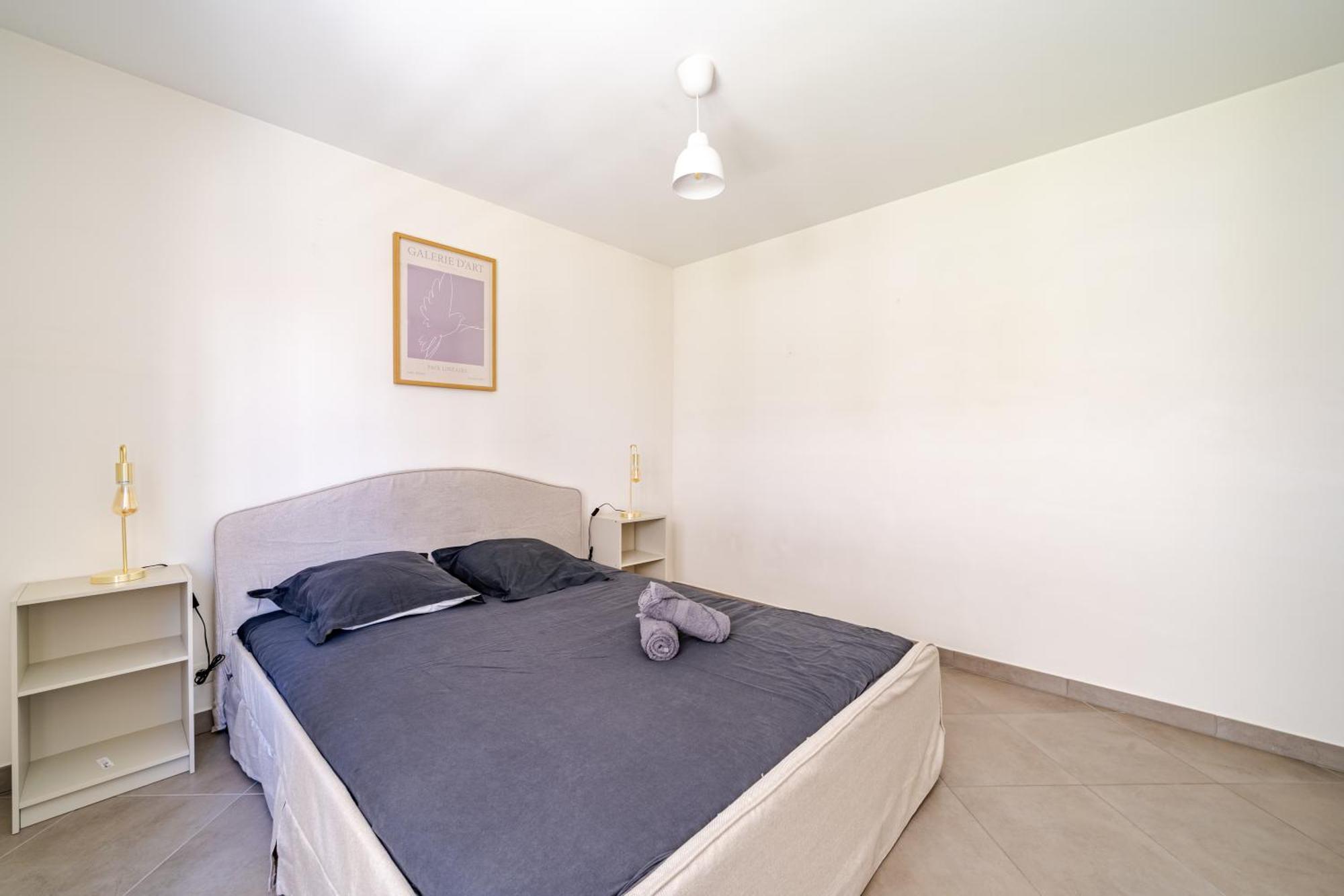 Cozy 2p Port De Garage Apartment *