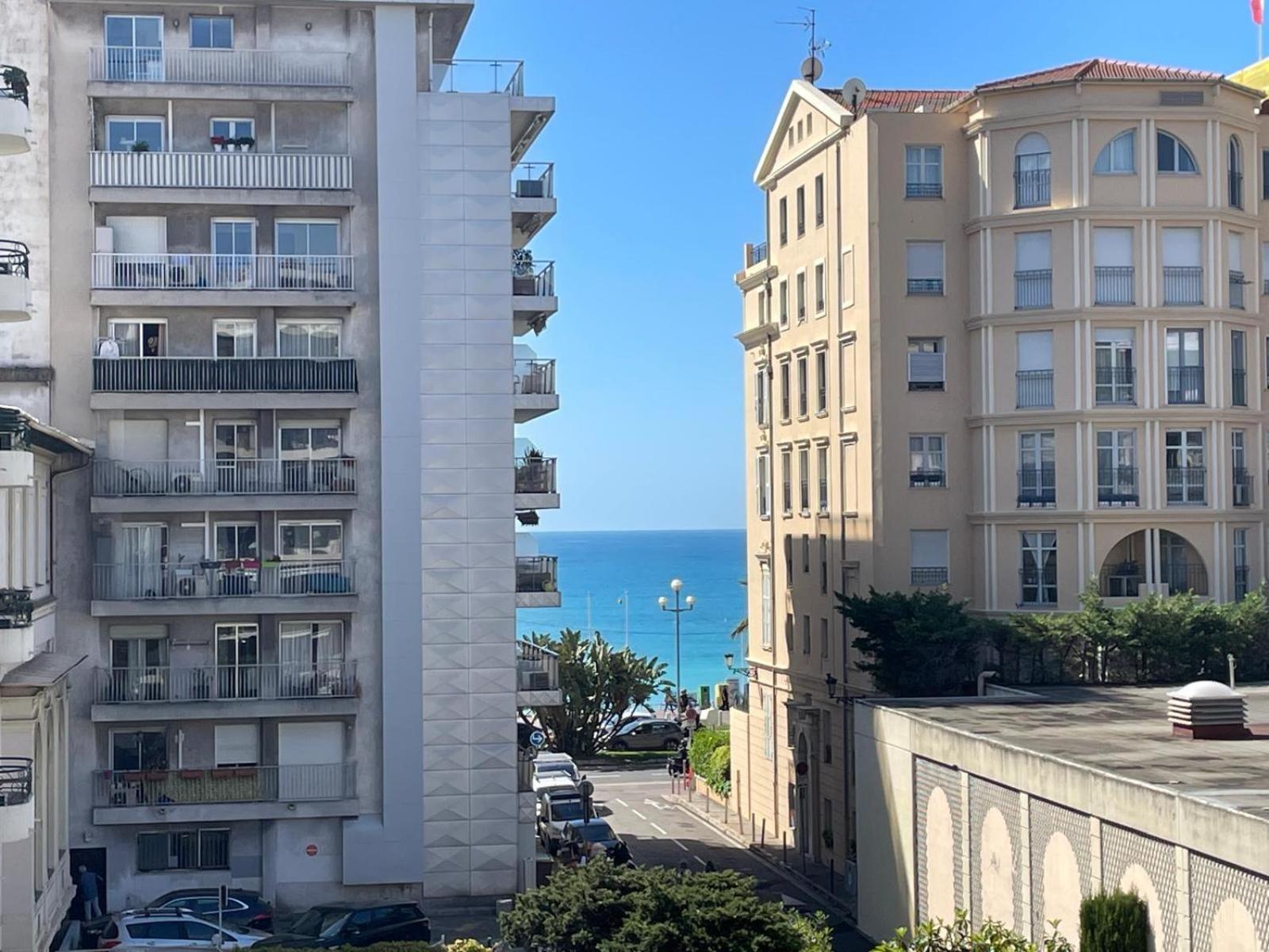 #26 Idealy Located Flat Ac 2mins Walk To Sea Balcony