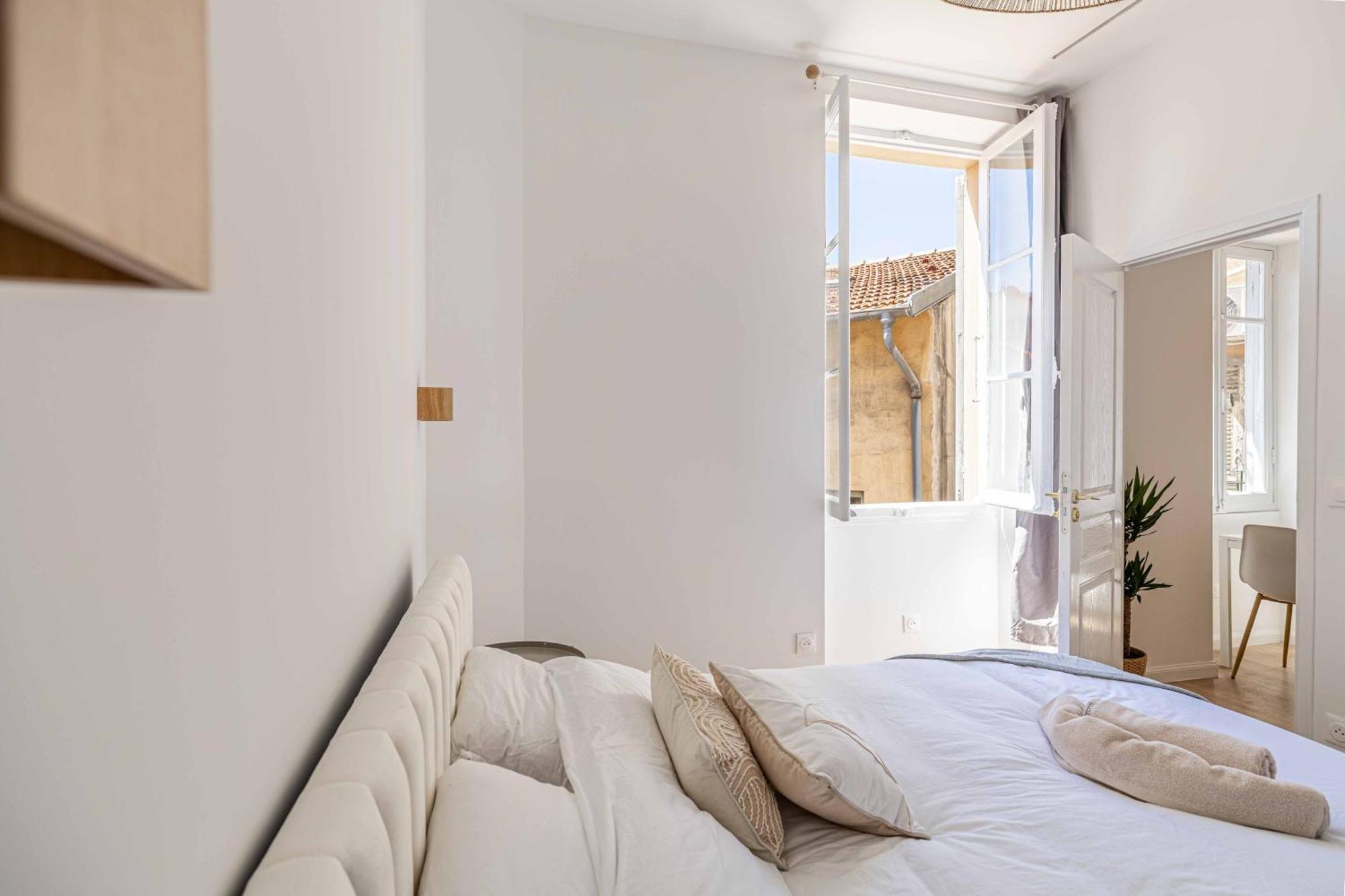 Neuf 2 Pieces Port Apartment