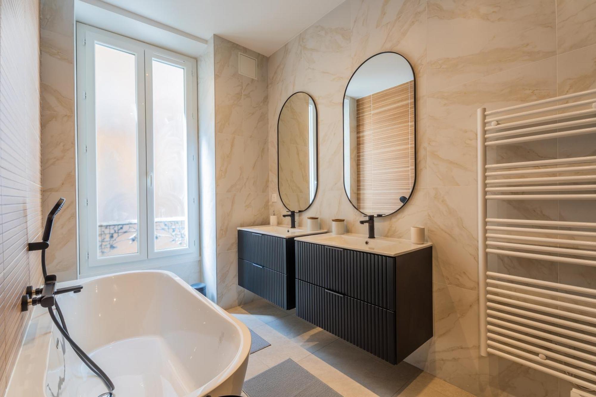Charme Et Confort - Centre De Apartment Nice