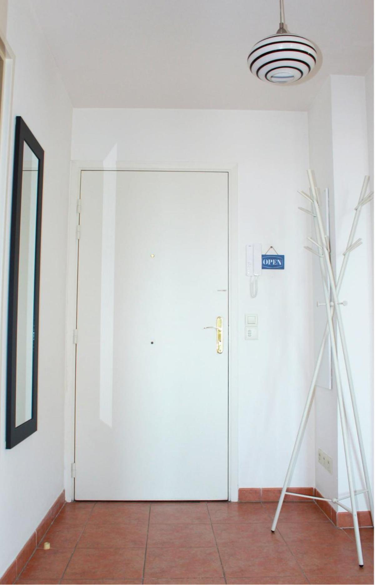 Comfy 2 Min To - Ac Apartment Nice