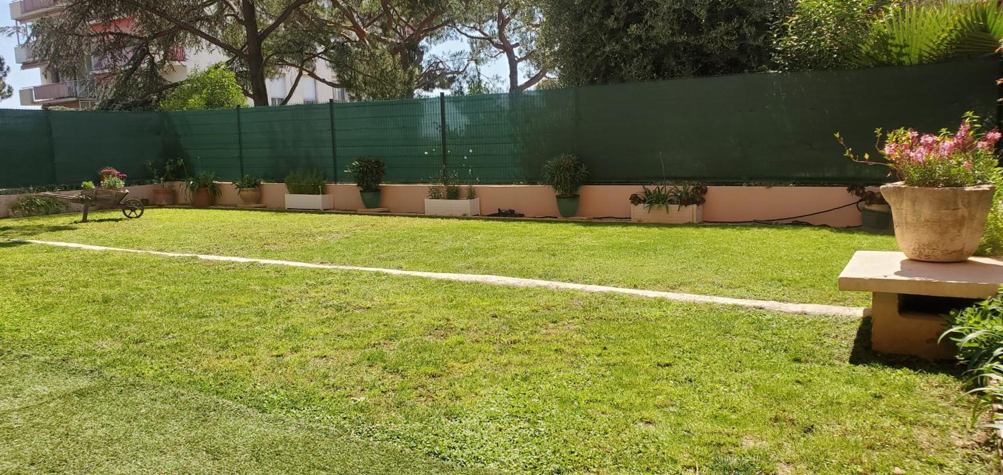 Apartment Superbe Rez De Jardin Dans Au Calme