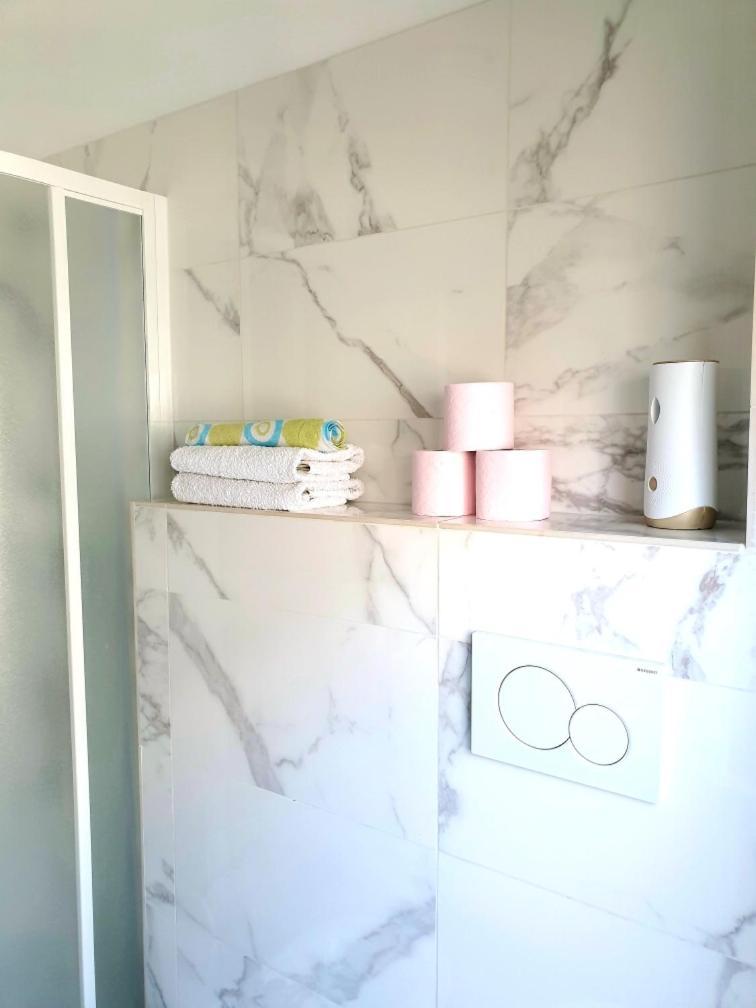 Place Close To The Ac Air , Wi Fi, Parking Apartment Nice
