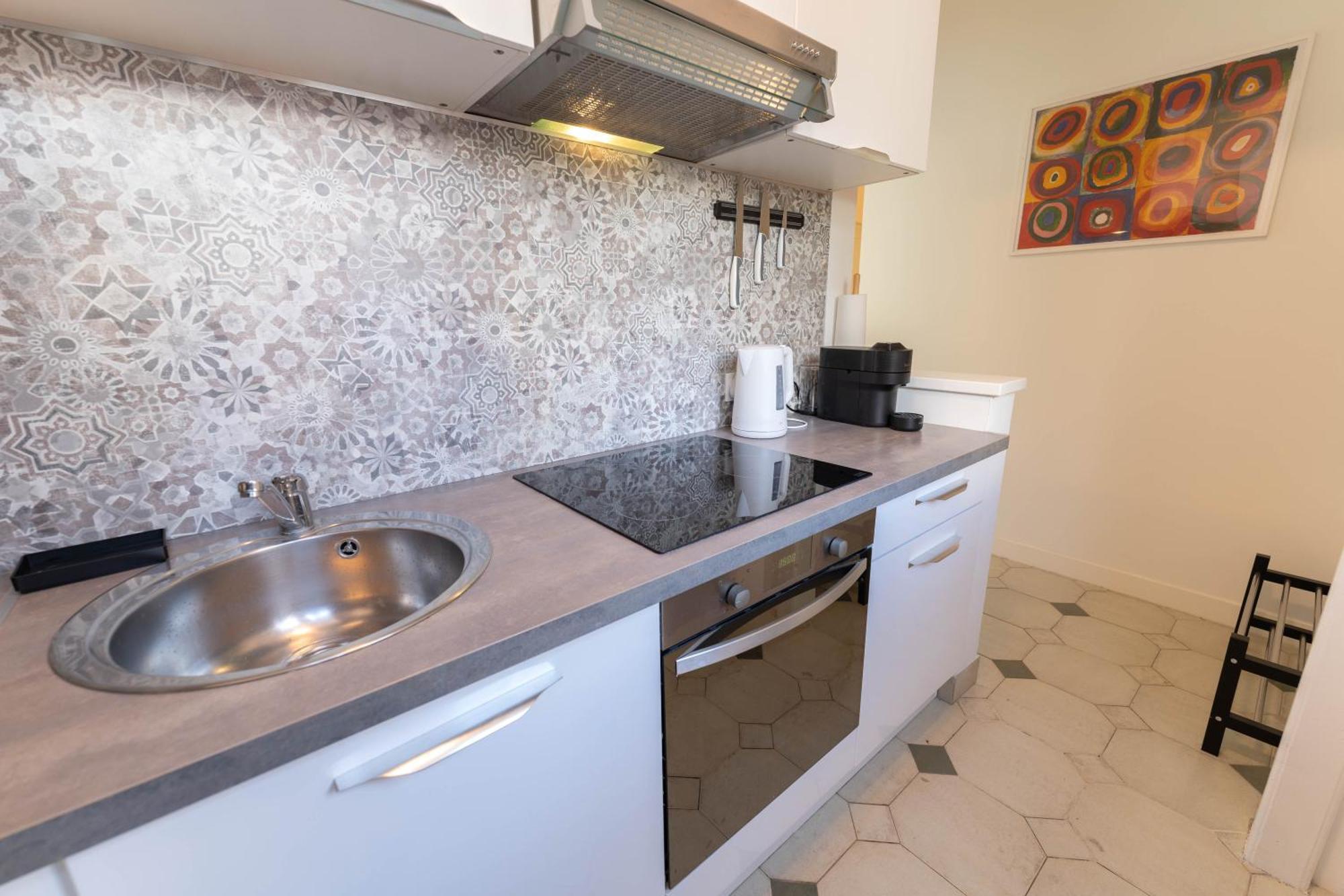 Magnifique Rez De Jardin Port Apartment *