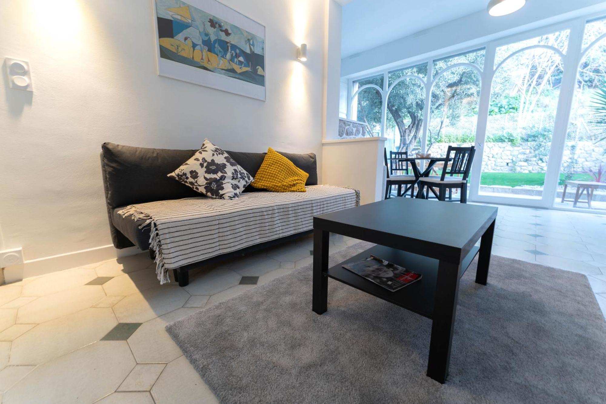 Magnifique Rez De Jardin Port Apartment Nice
