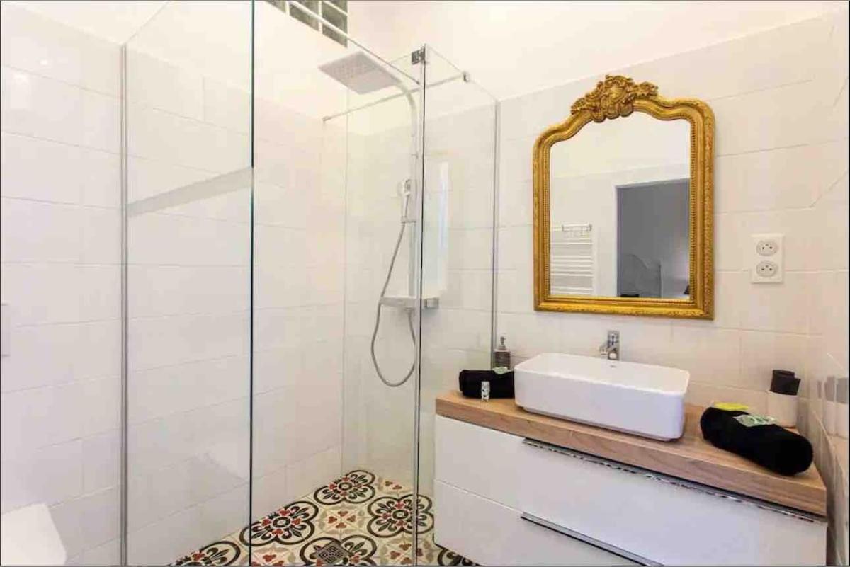 Nice-flat-nice * Nice