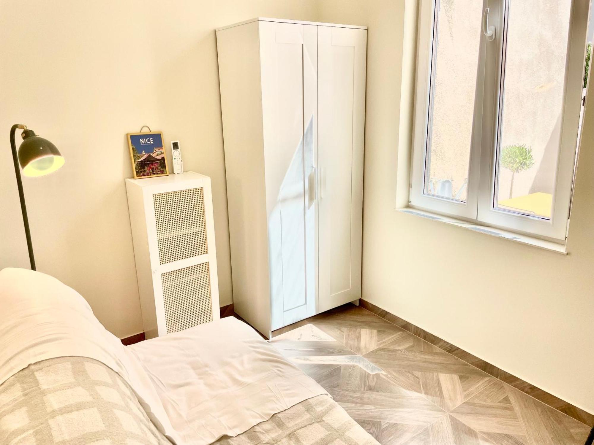 Apartment Le Petit - 2 & 2 Terrasse Nice