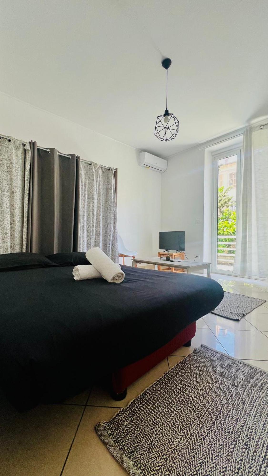 Grand Dans - Emplacement Unique - Proche - Clim - Grande Terrasse Apartment Nice