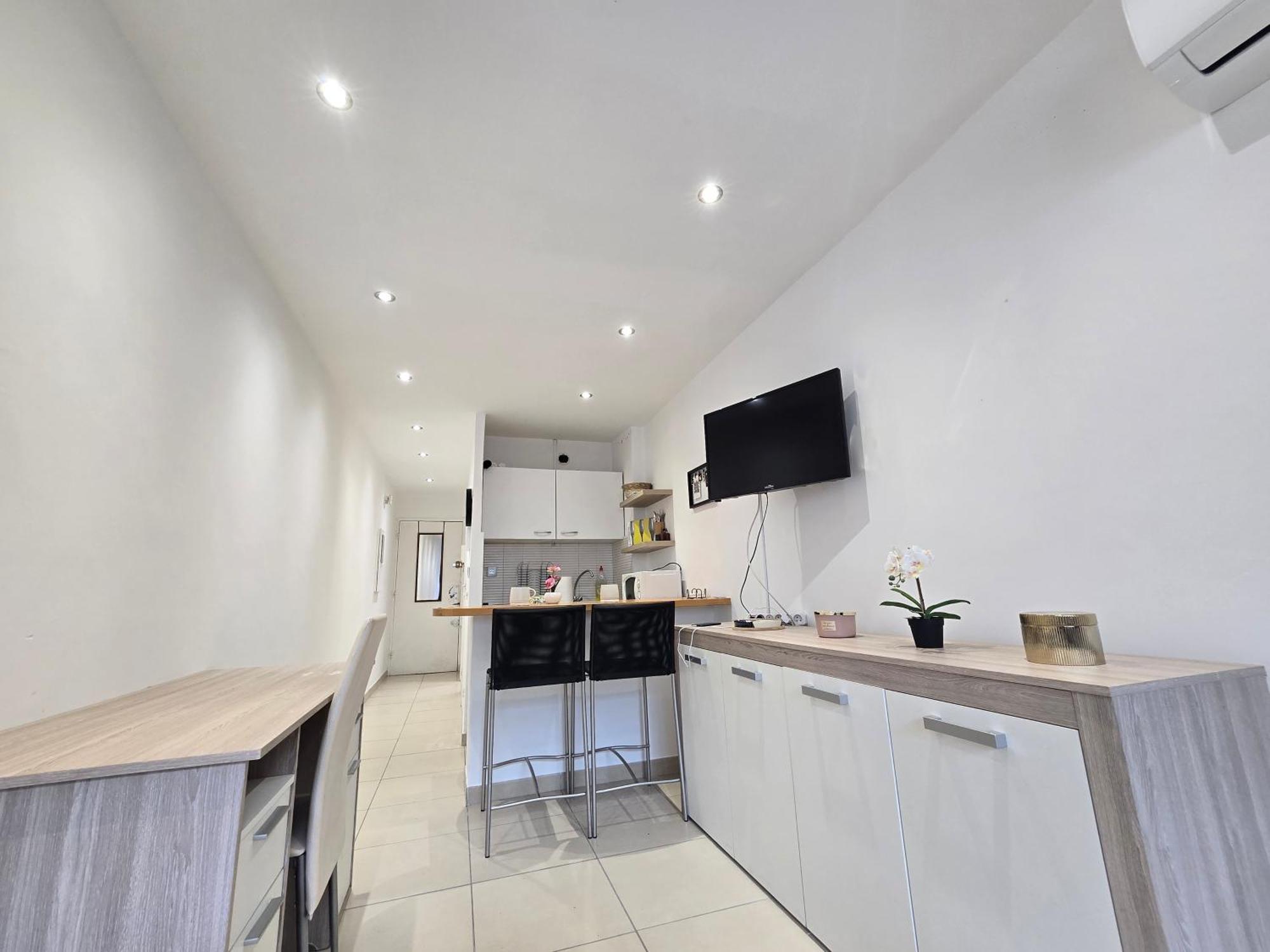 Apartment Sunny Prom *