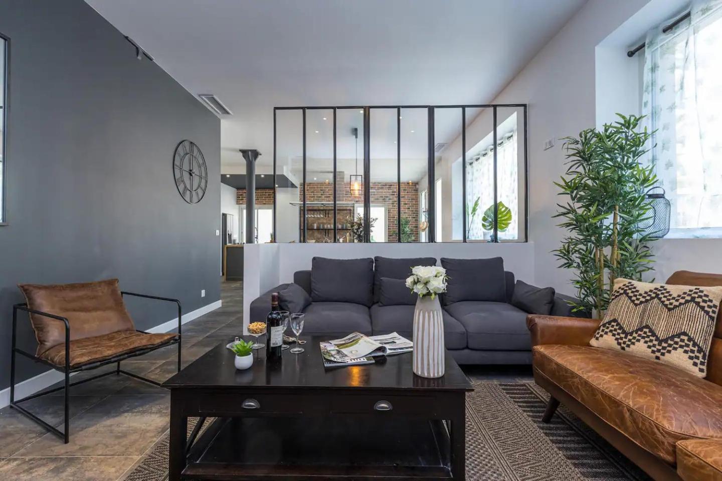 Extra Spacious 5 Min Walk To Sea & Tram