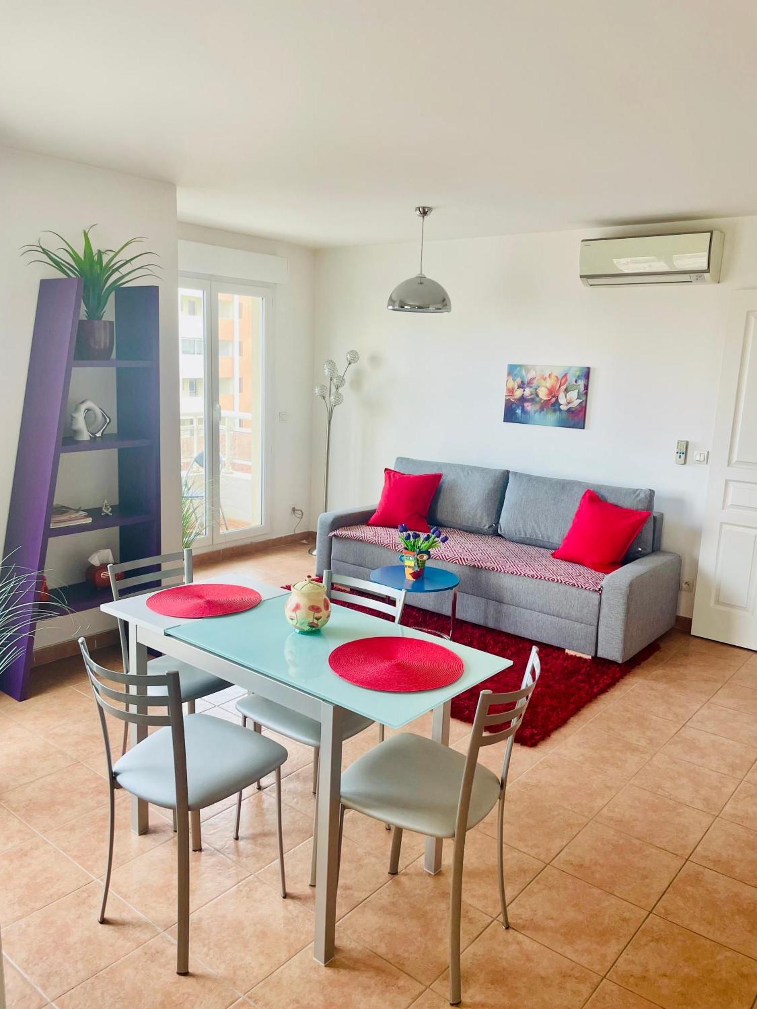 Comfy 2 Min To - Ac Apartment