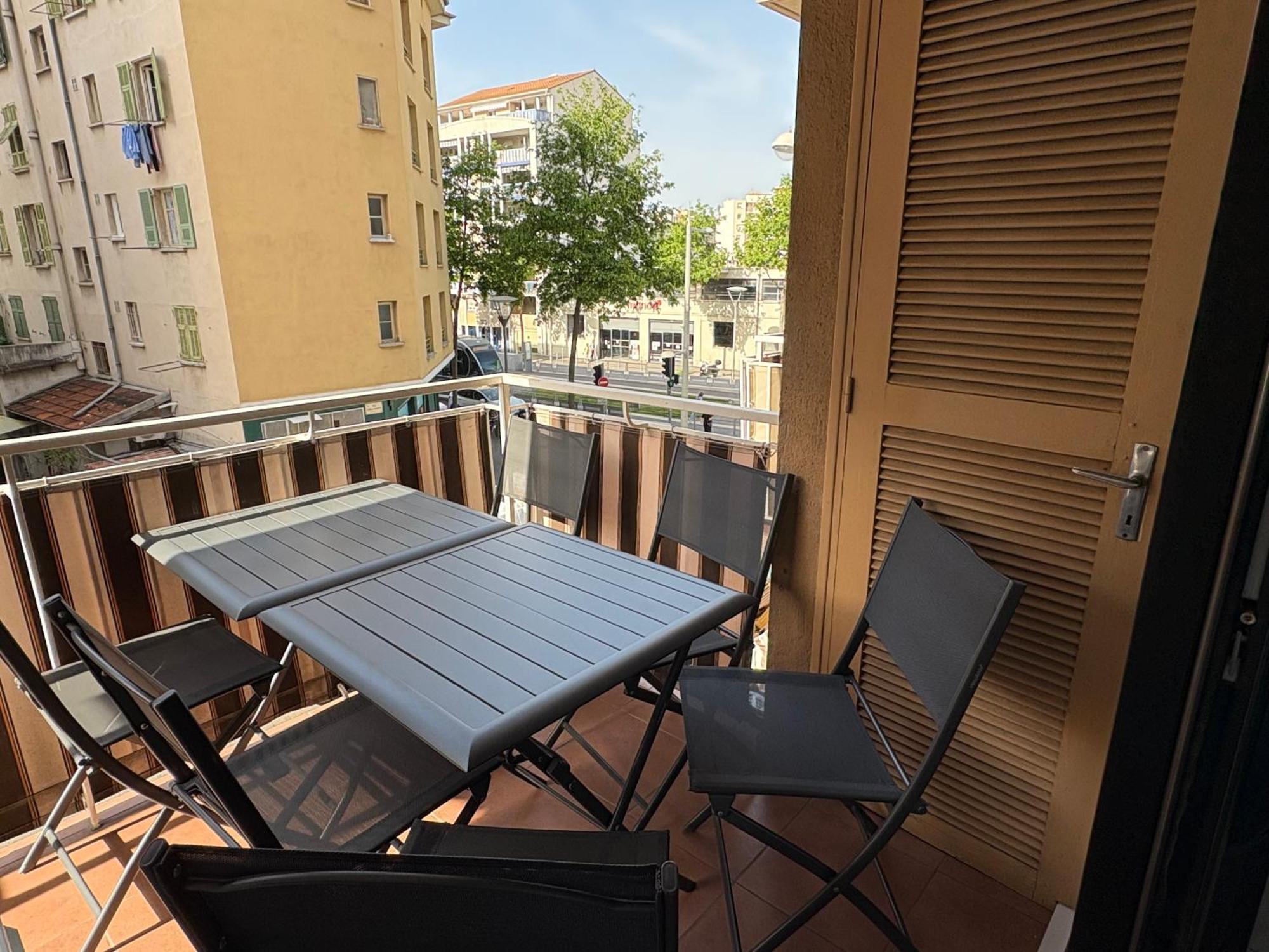 Spacieux 4p Familial Renove * Nice