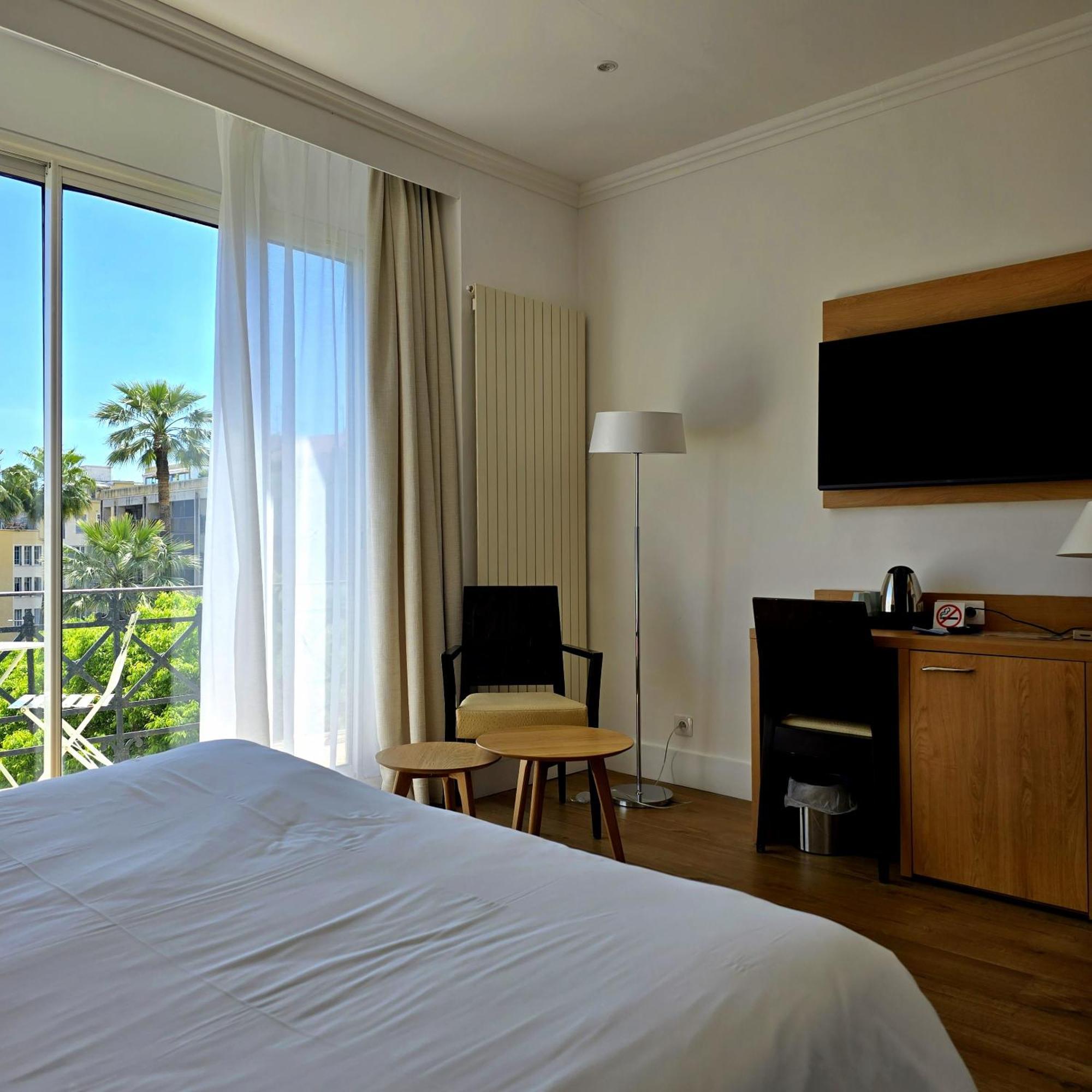 Carlton Nice, Fully Renovated 3*