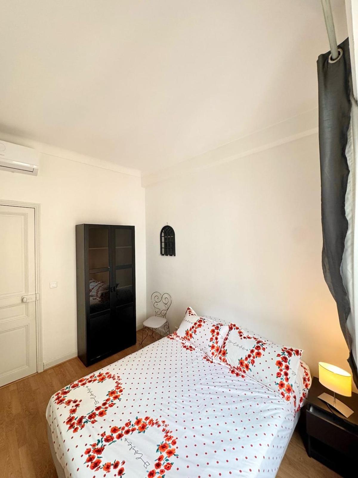 - Center, Wifi, Ac, 4-5 Pers *