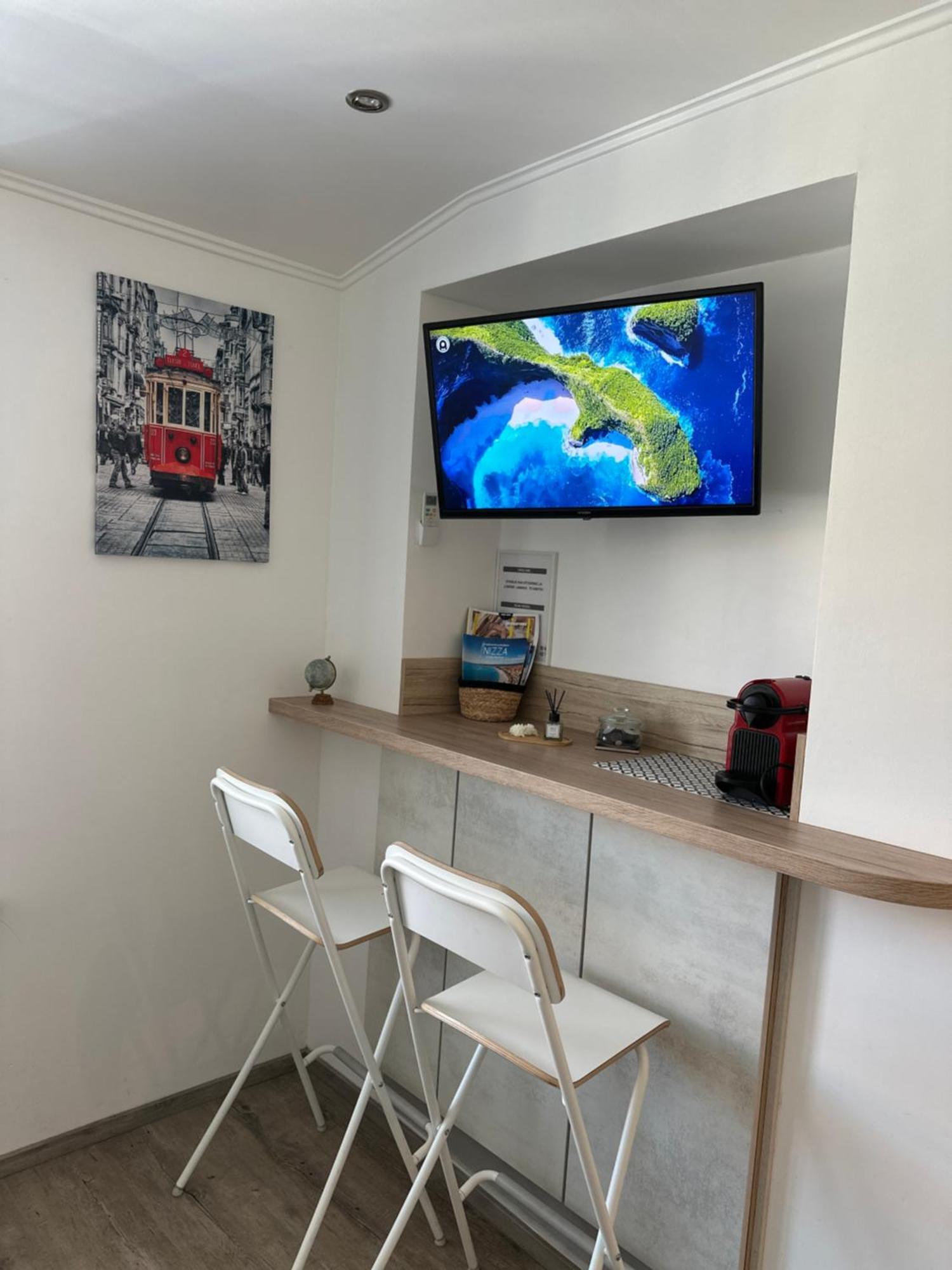 Bright Ac Prime Location Place Massena Steps From